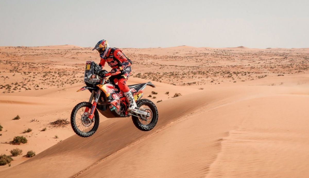 Sam Sunderland durante la etapa 6 del Dakar 2021 Sam Sunderland durante la etapa 6 del Dakar 2021