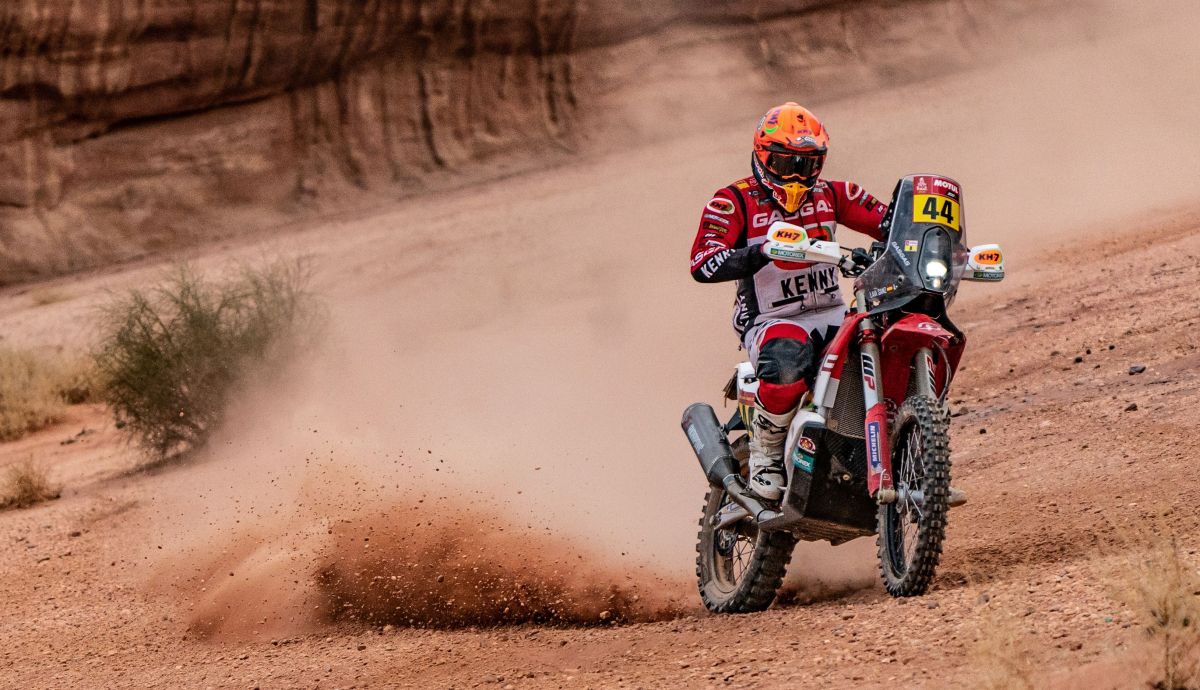 Laia Sanz durante la etapa 10 del Dakar 2021 Laia Sanz durante la etapa 10 del Dakar 2021