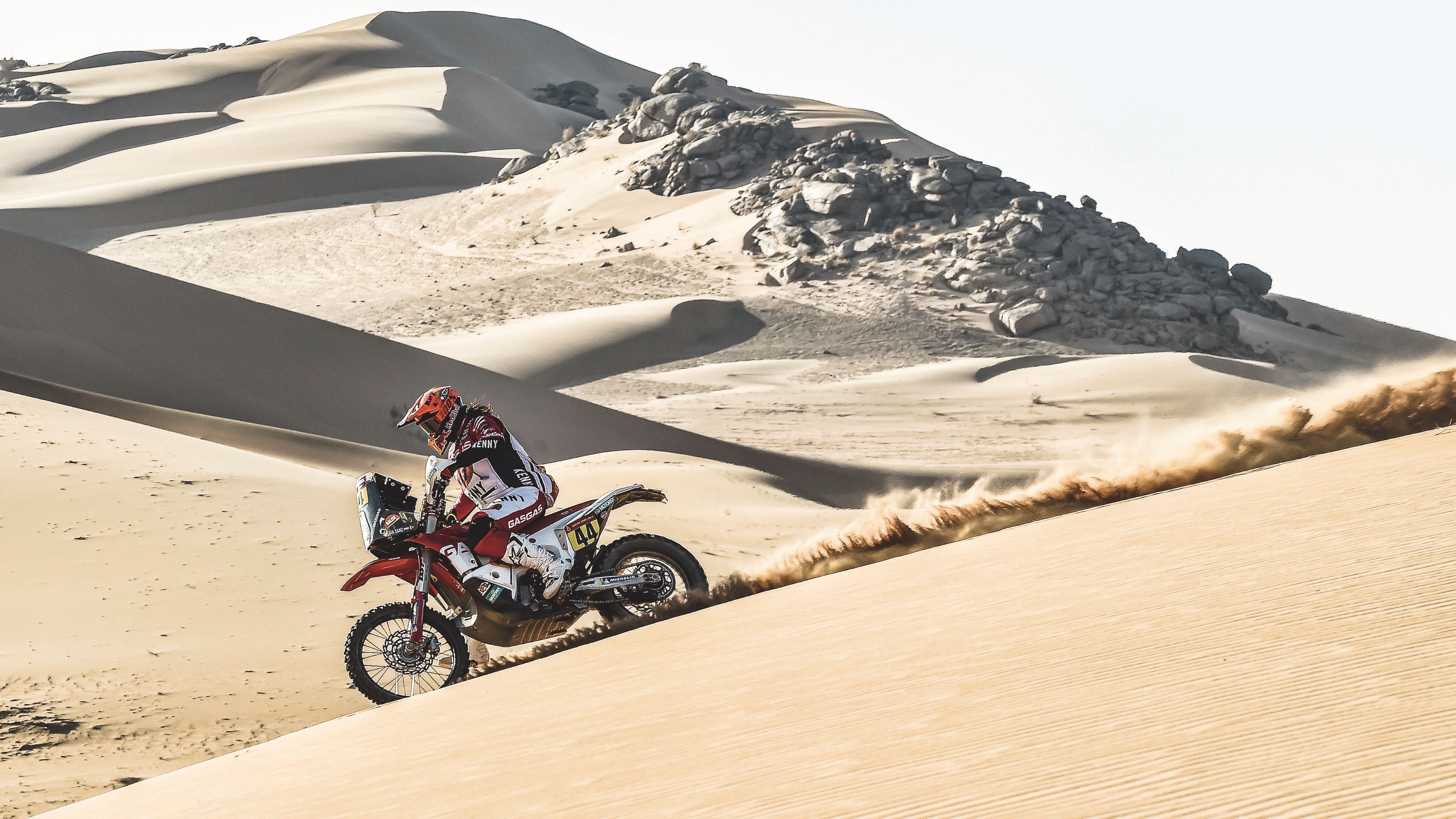Laia Sanz durante la Etapa 2 del Dakar 2021 2