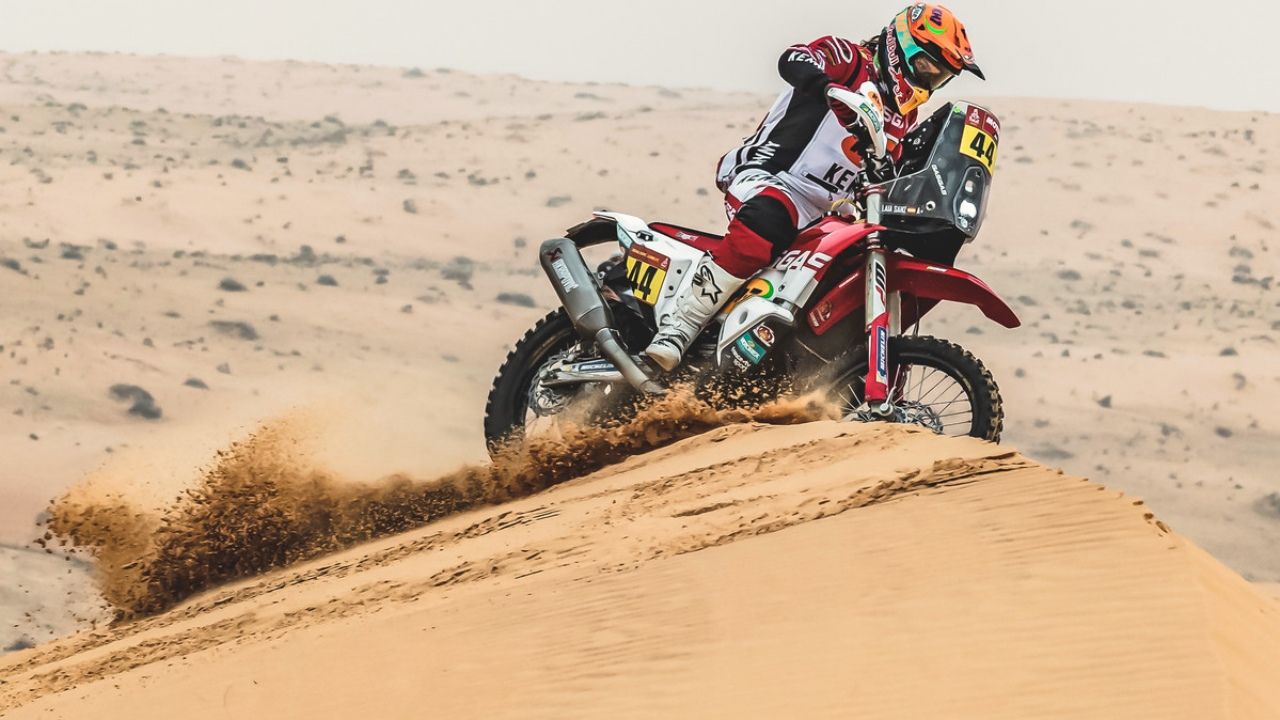 Laia Sanz durante la etapa 7 del Dakar 2021 3