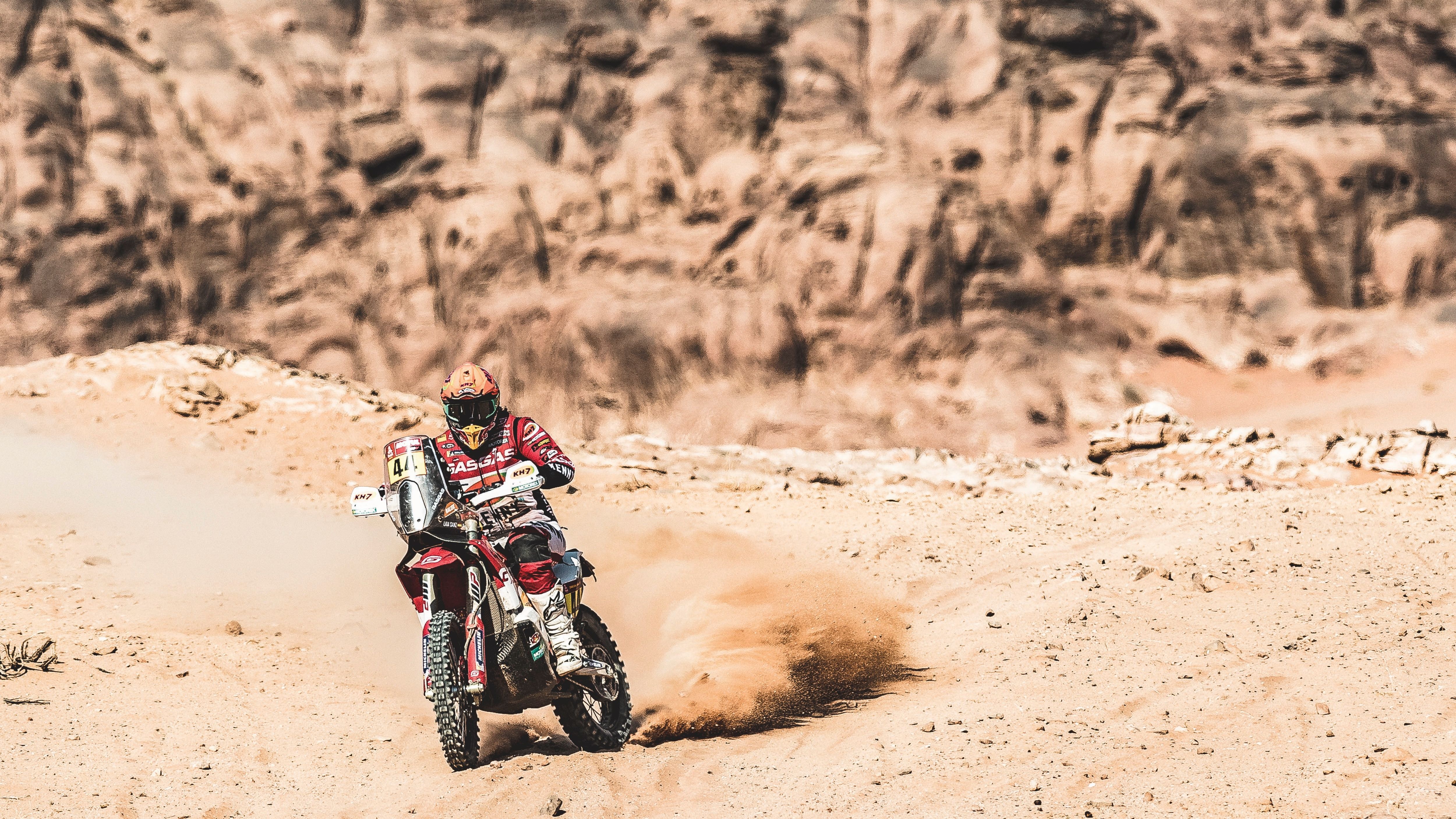Laia Sanz durante la etapa 8 del Dakar 2021 2