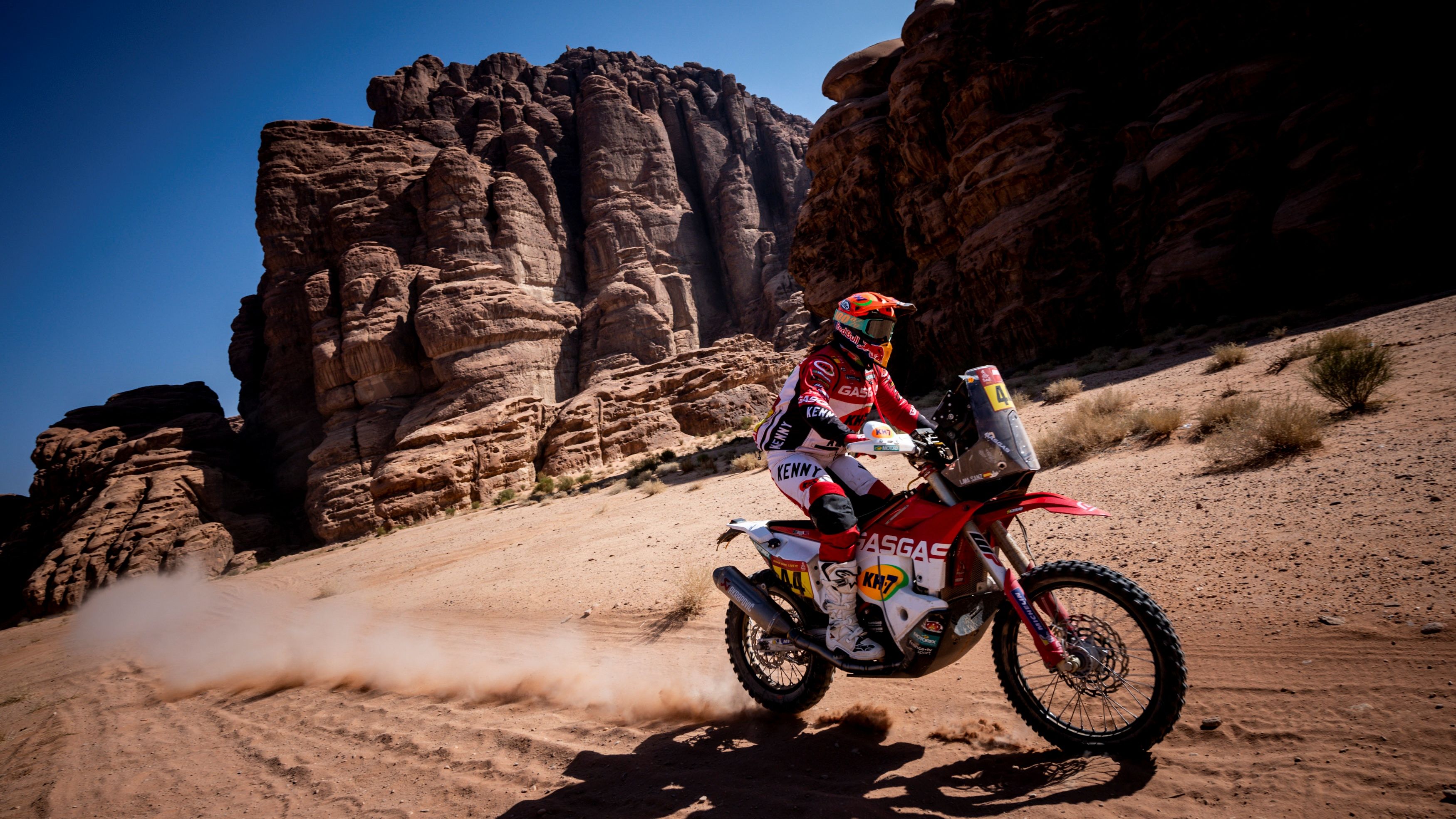 Laia Sanz durante la etapa 8 del Dakar 2021