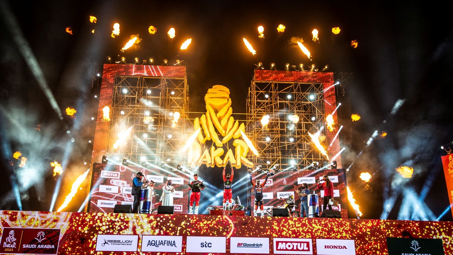 Etapa 12 Dakar 2021   Kevin Benavides, Ricky Brabec y Sam Sunderland 2