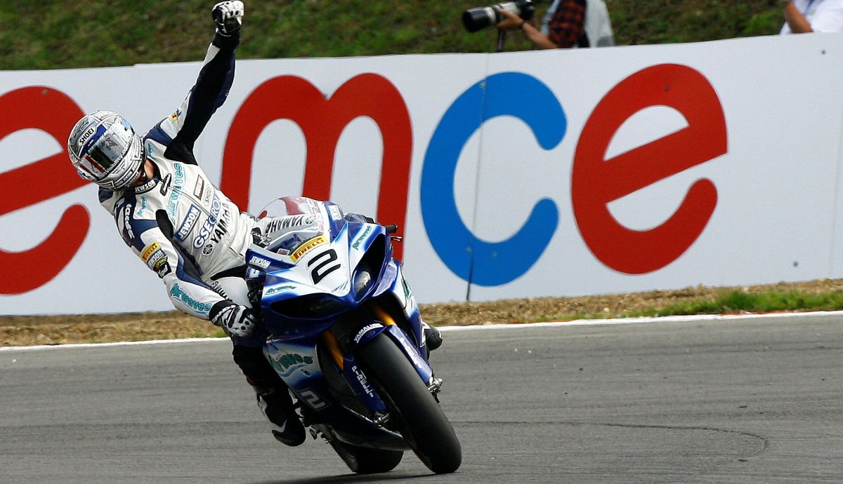 Leon Camier se proclamó campeón del British Superbike en 2009 Leon Camier se proclamó campeón del British Superbike en 2009