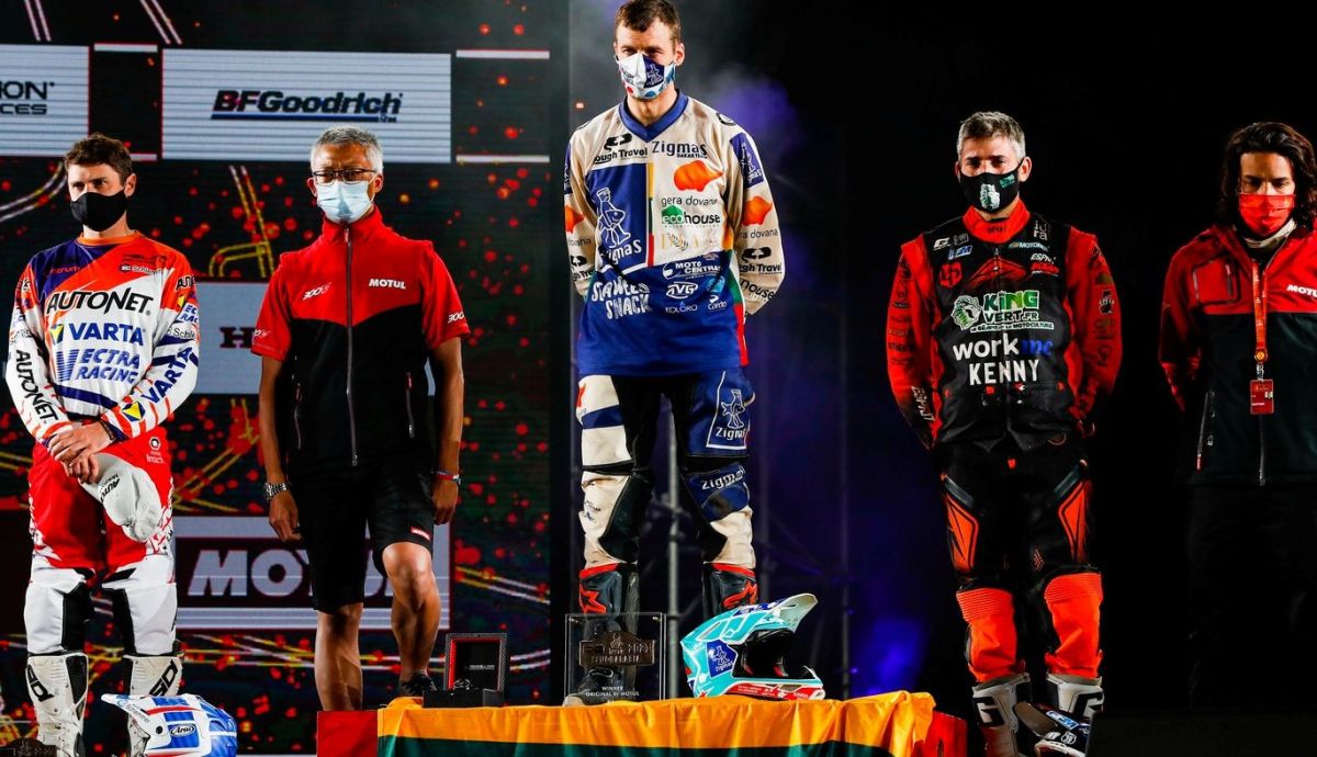Arunas Gelazninkas, Emanuel Gyenes y Benjamin Melot, podio final de la categoría Original del Dakar 2021 Arunas Gelazninkas, Emanuel Gyenes y Benjamin Melot, podio final de la categoría Original del Dakar 2021