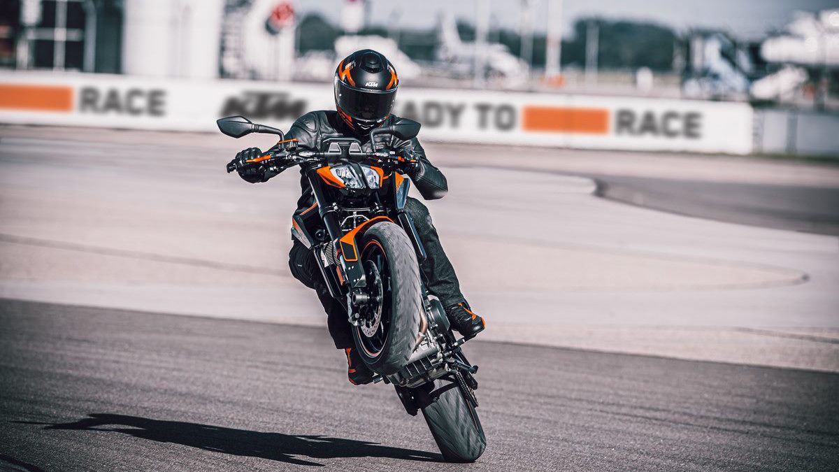 KTM 890 Duke 2021 03