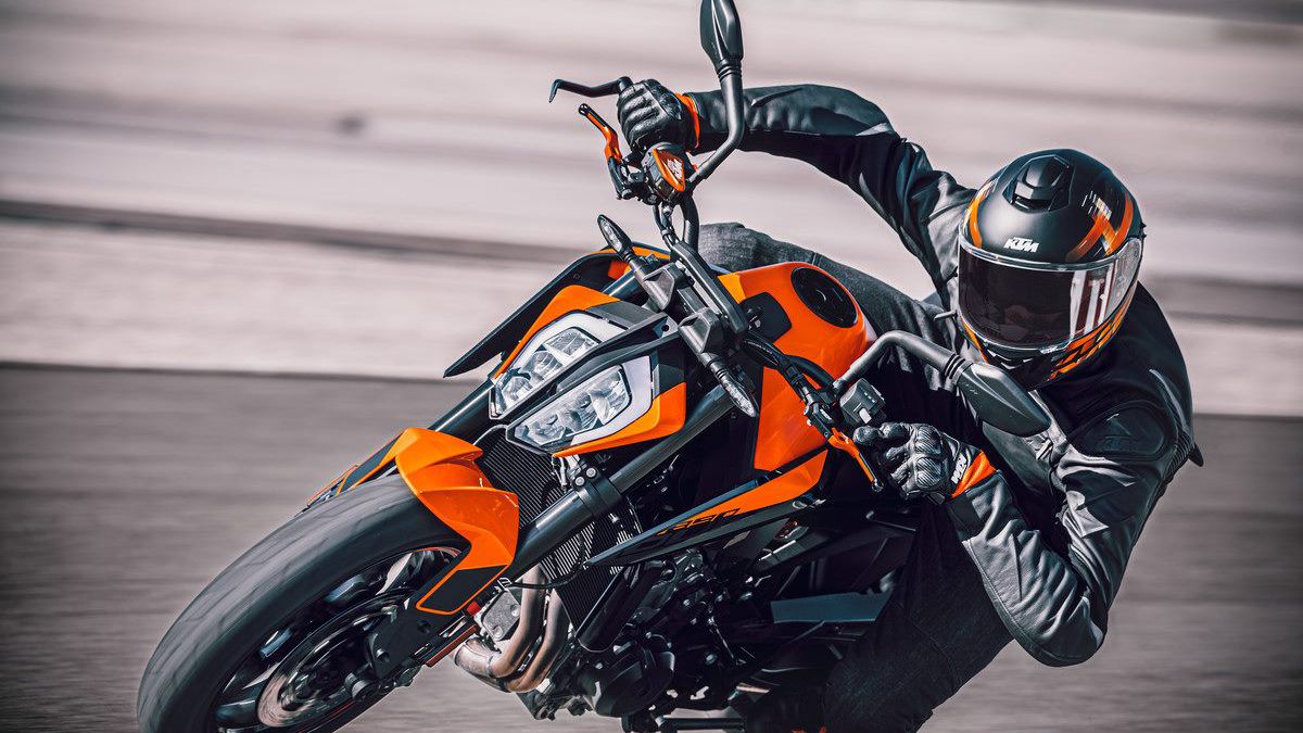 KTM 890 Duke 2021 04