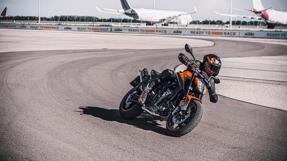 KTM 890 Duke 2021 05