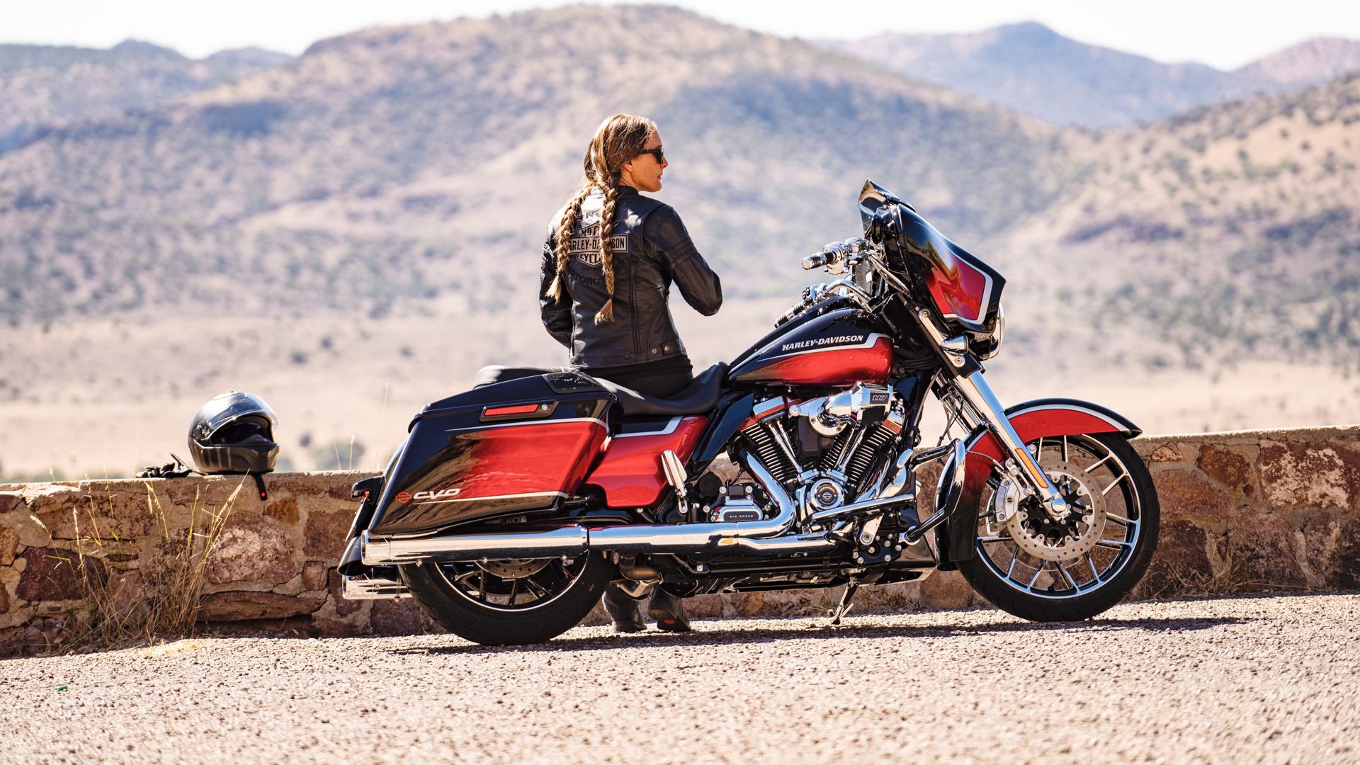 Harley Davidson CVO Street Glide 2021 01