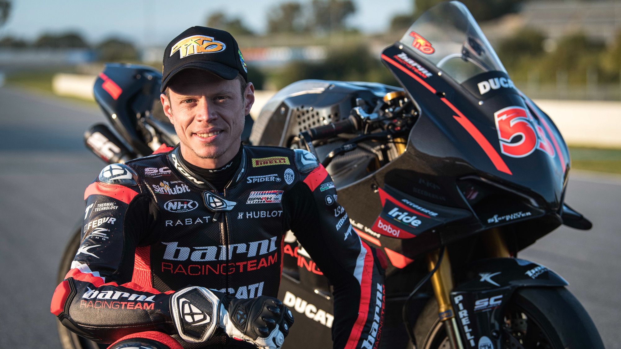 TIto Rabat con la Ducati Panigale V4R del Barni Racing para Superbike 2021 4