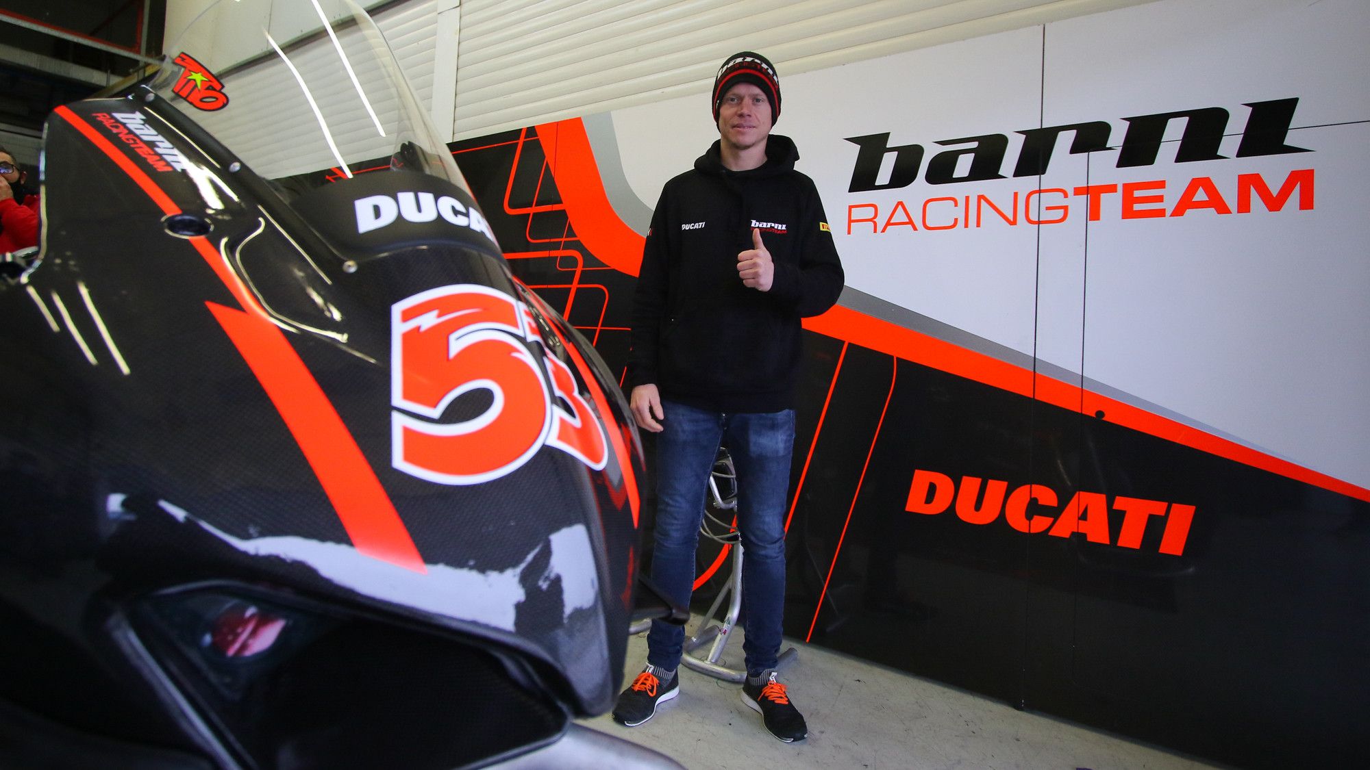 TIto Rabat con la Ducati Panigale V4R del Barni Racing para Superbike 2021 9
