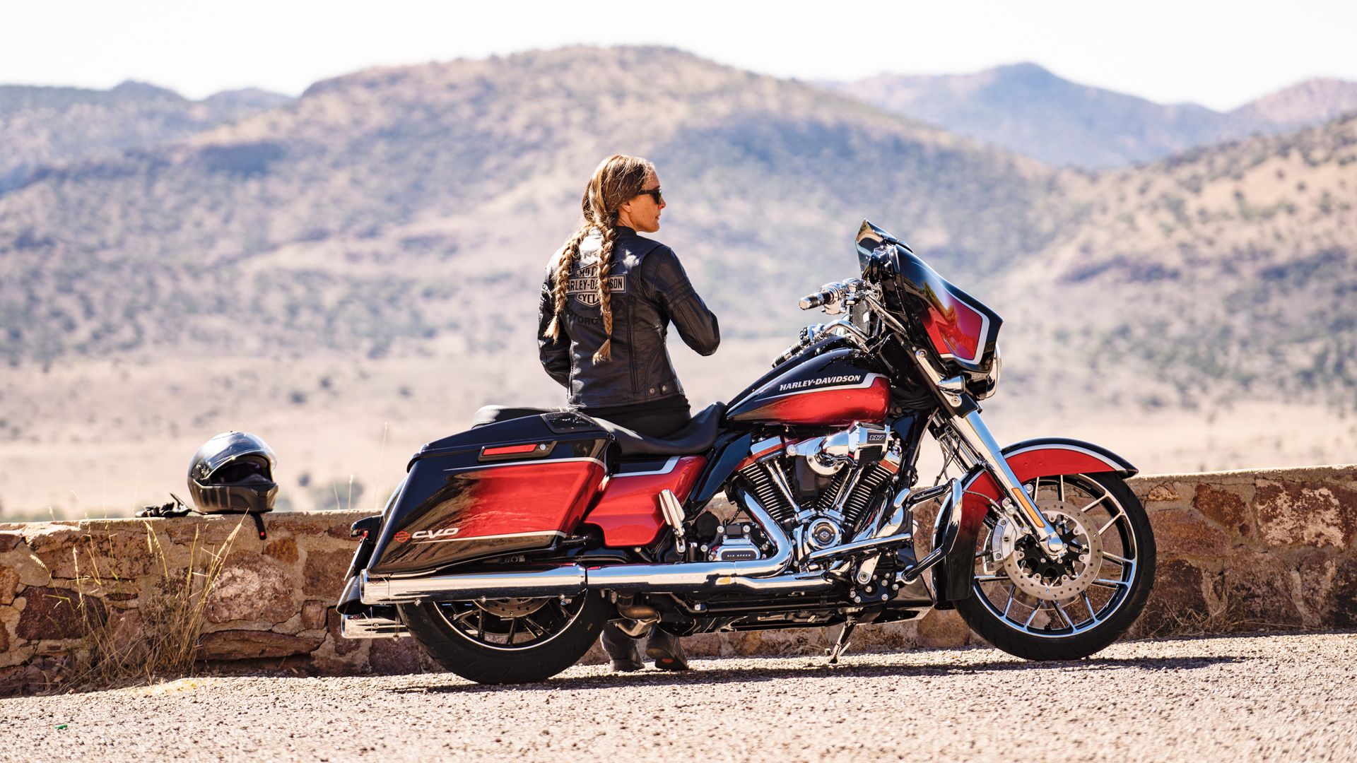 Harley Davidson CVO Street Glide 2021 01