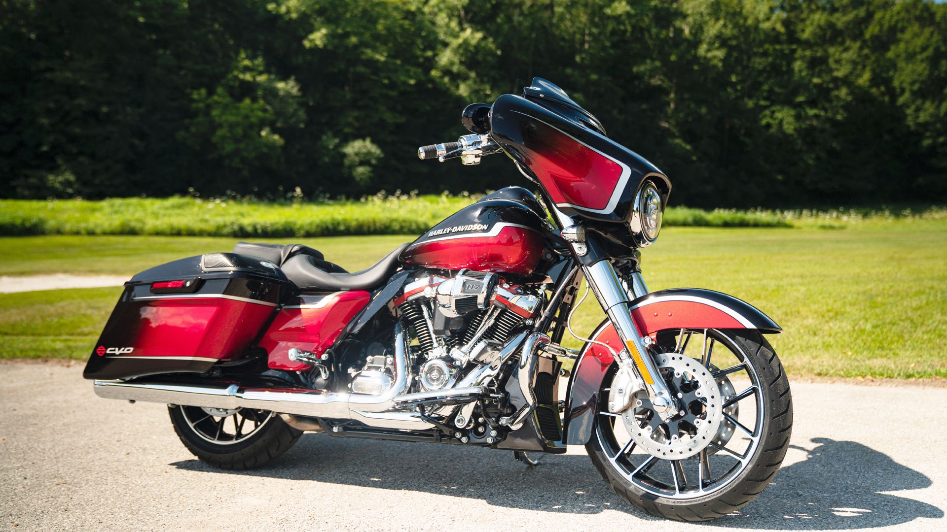 Harley Davidson CVO Street Glide 2021 03