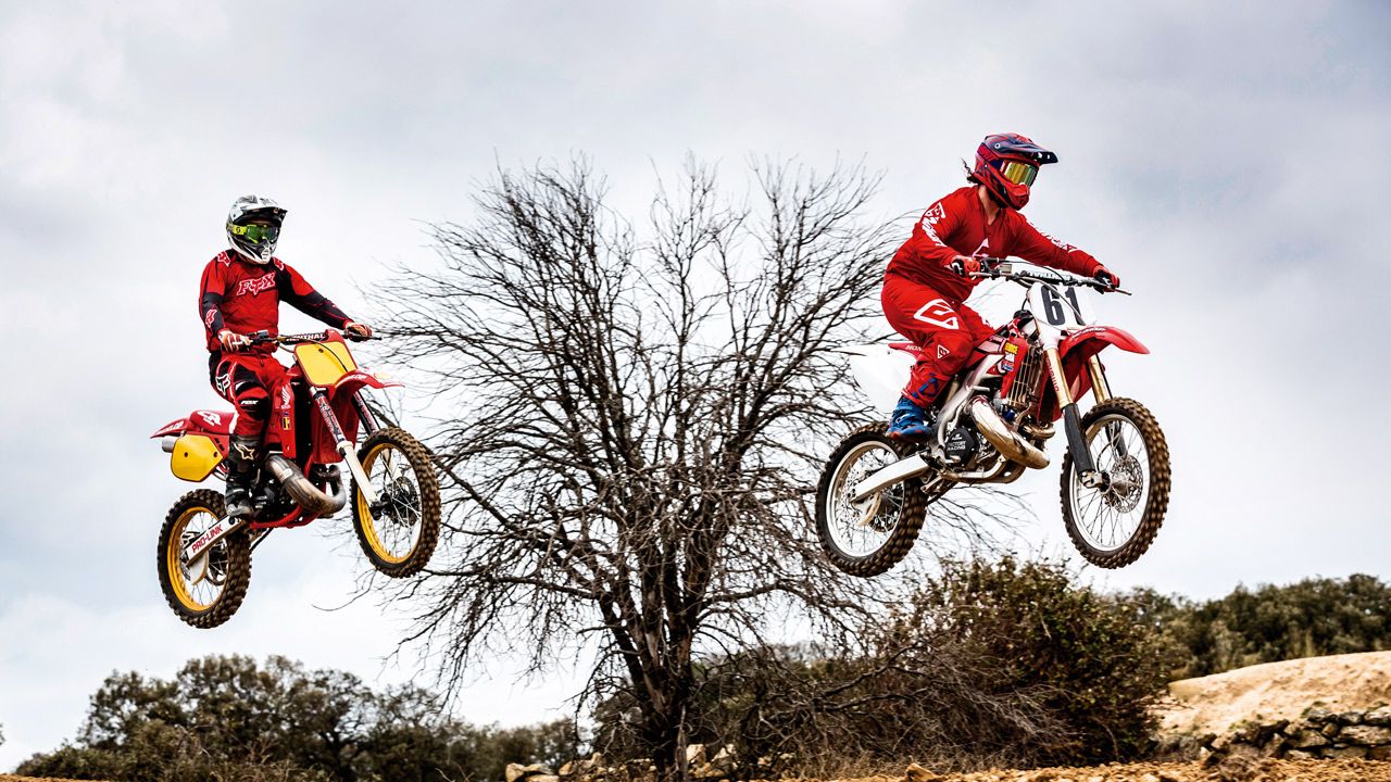 Comparativa de bestias: Honda CR 500 1989 y Honda CR 500 AF 2008