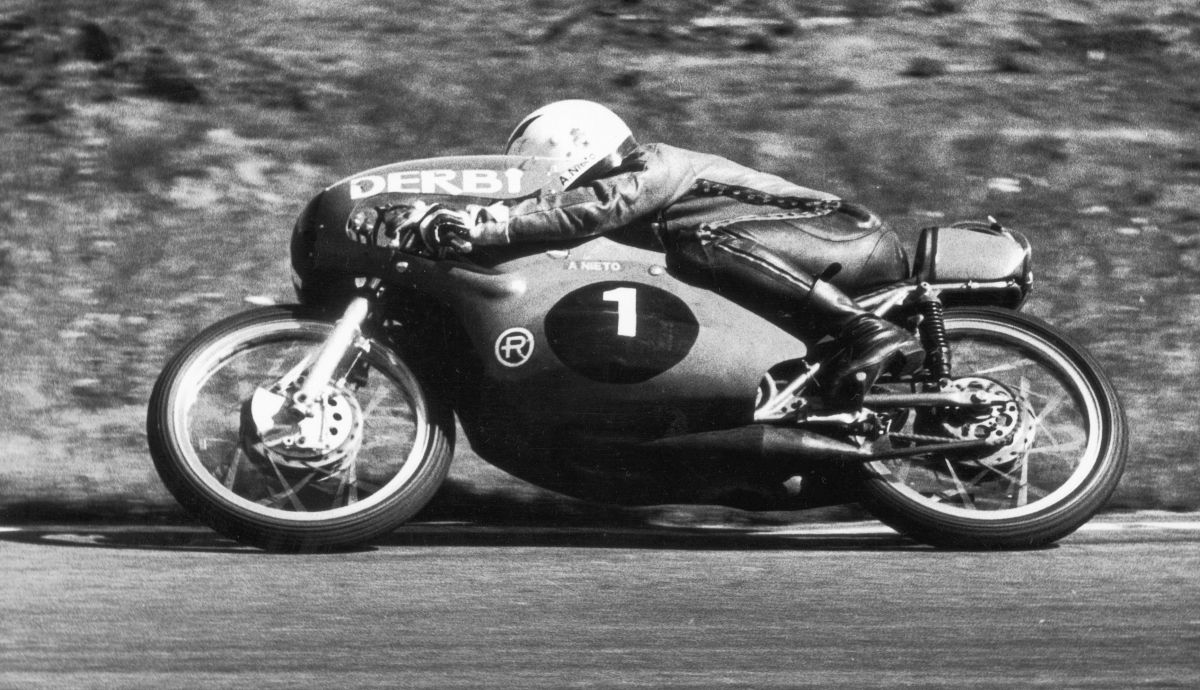 Ángel Nieto durante el Gran Premio de Finlandia de 125cc en 1972