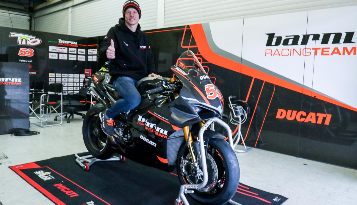 Tito Rabat ecnima de su nueva Ducati Panigale V4R Tito Rabat ecnima de su nueva Ducati Panigale V4R
