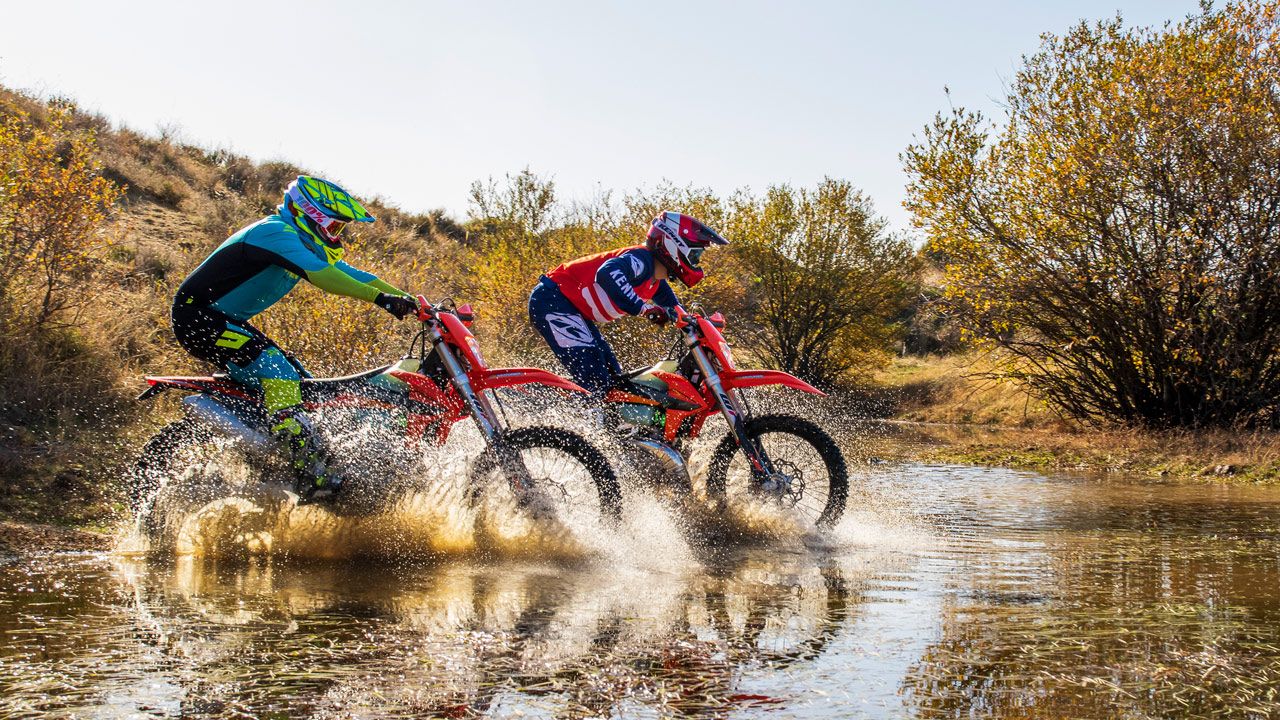 Comparativa enduro 2T vs 4T: KTM 250 EXC TPI vs KTM 250 EXCF 2021