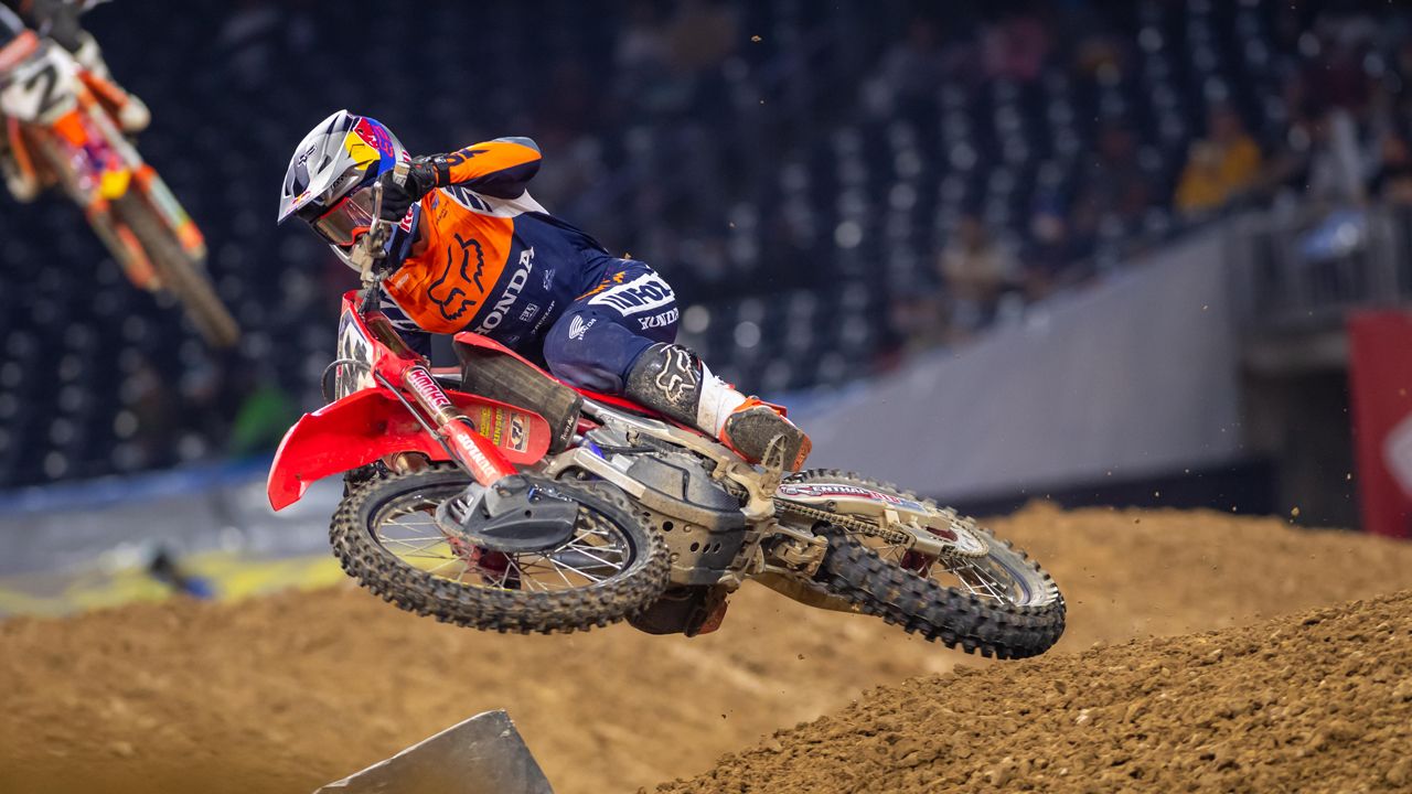 Primer triunfo de la temporada para Ken Roczen