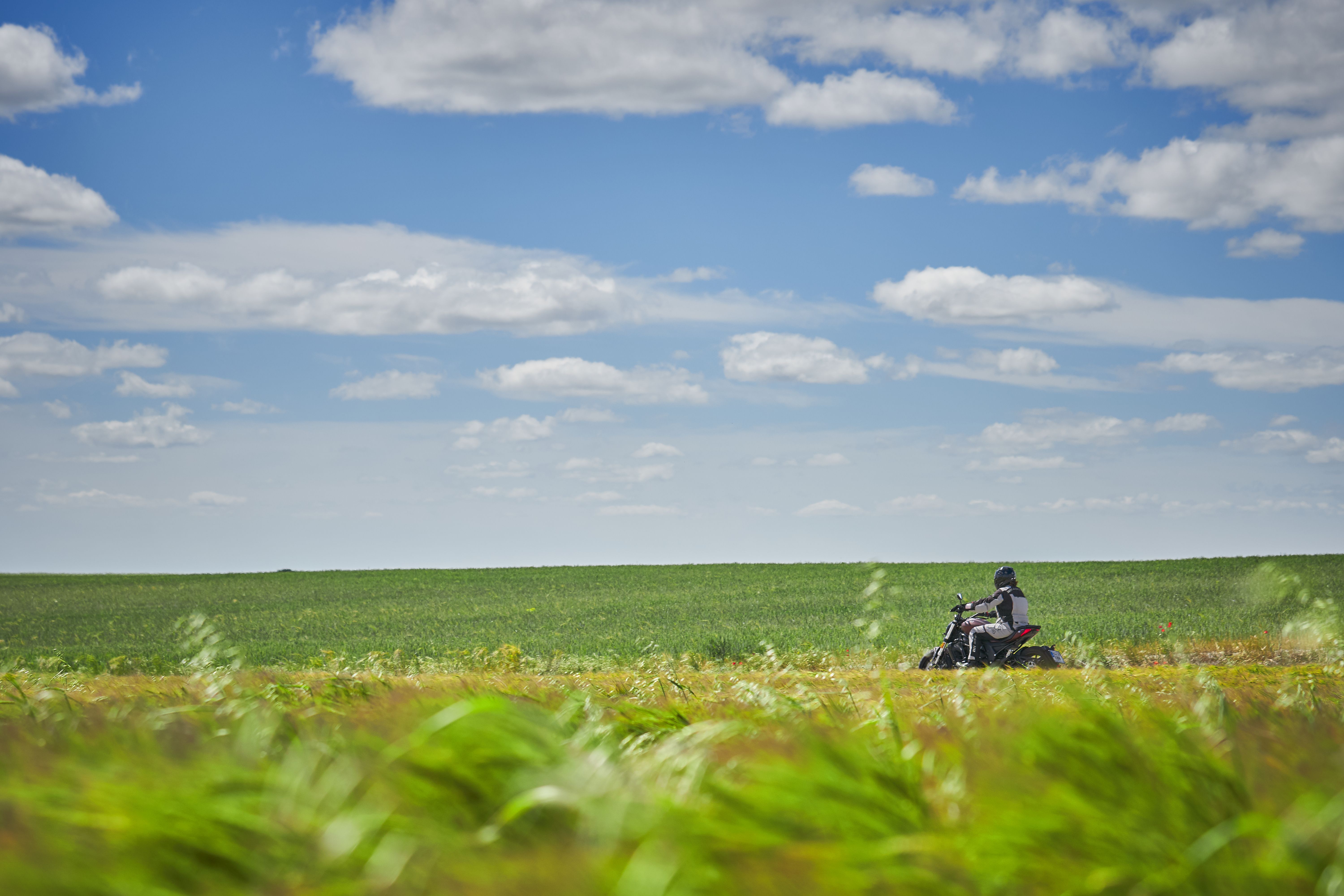 Castilla en moto: regreso a la Edad Media.