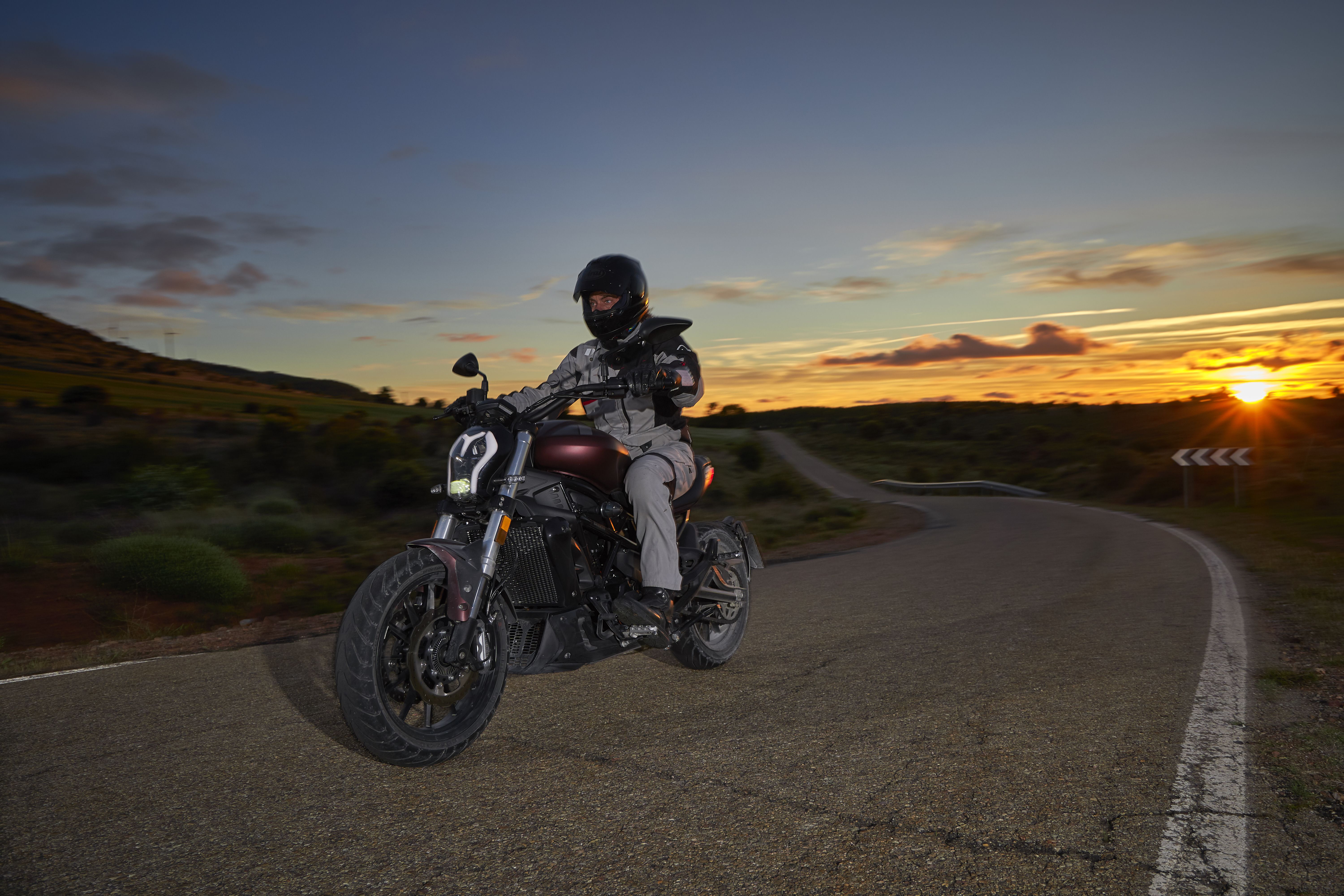 Castilla en moto: regreso a la Edad Media.