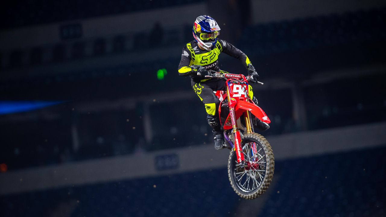 Ken “King” Roczen reina en el Supercross de Indianápolis 2