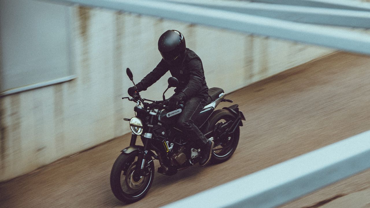 Husqvarna Svartpilen 125