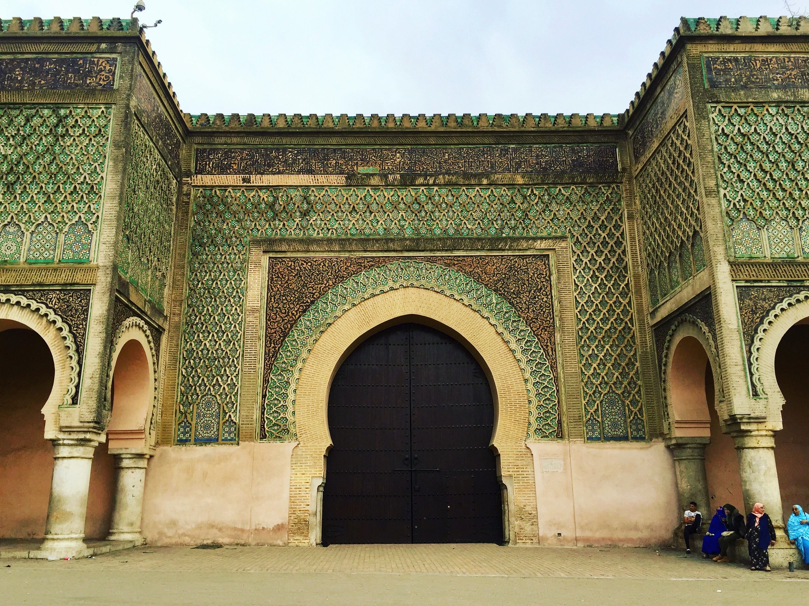 Marruecos en Vespa: Bab Mansour.