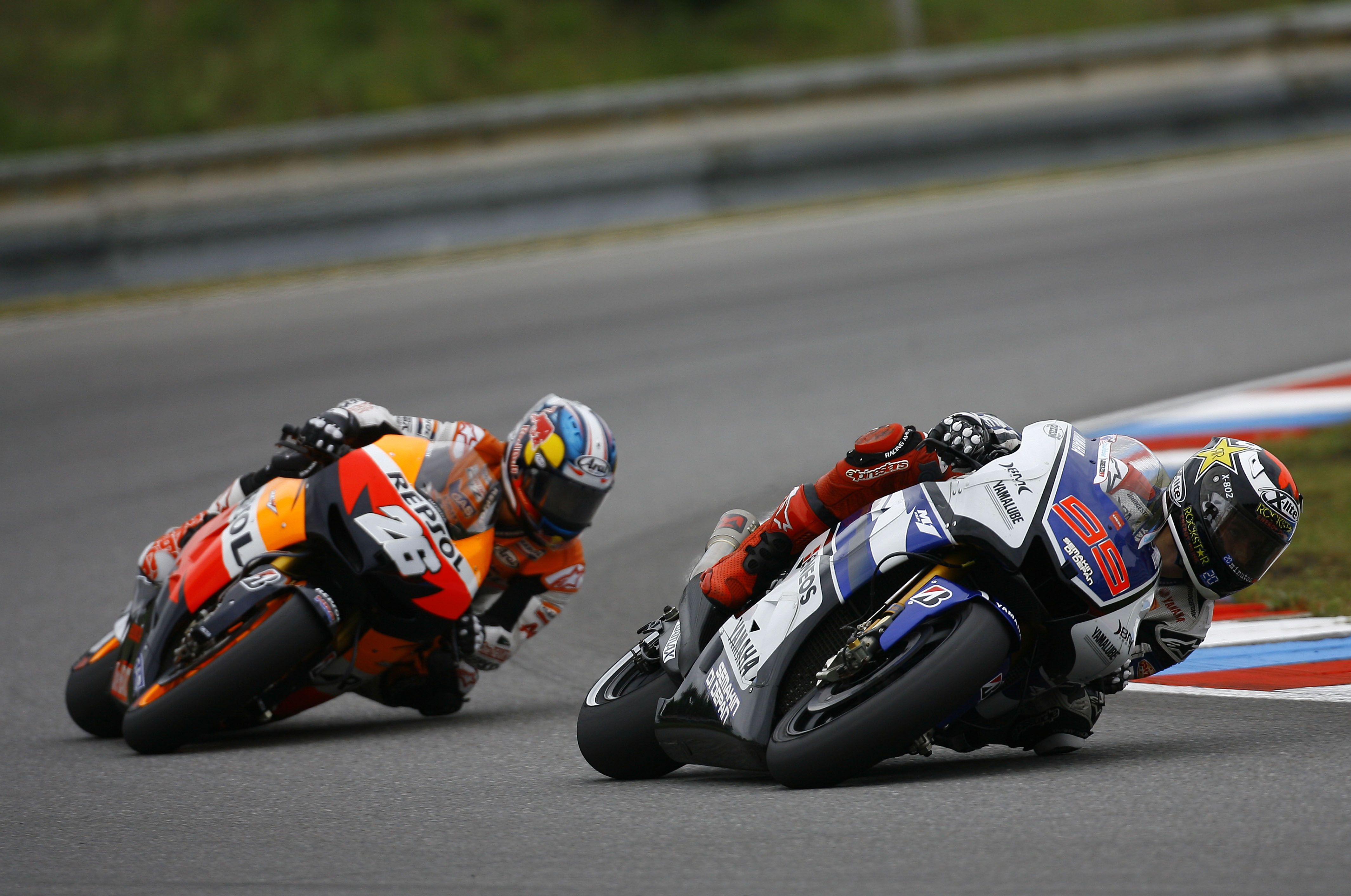 Dani Pedrosa vs Jorge Lorenzo Brno 2012 20