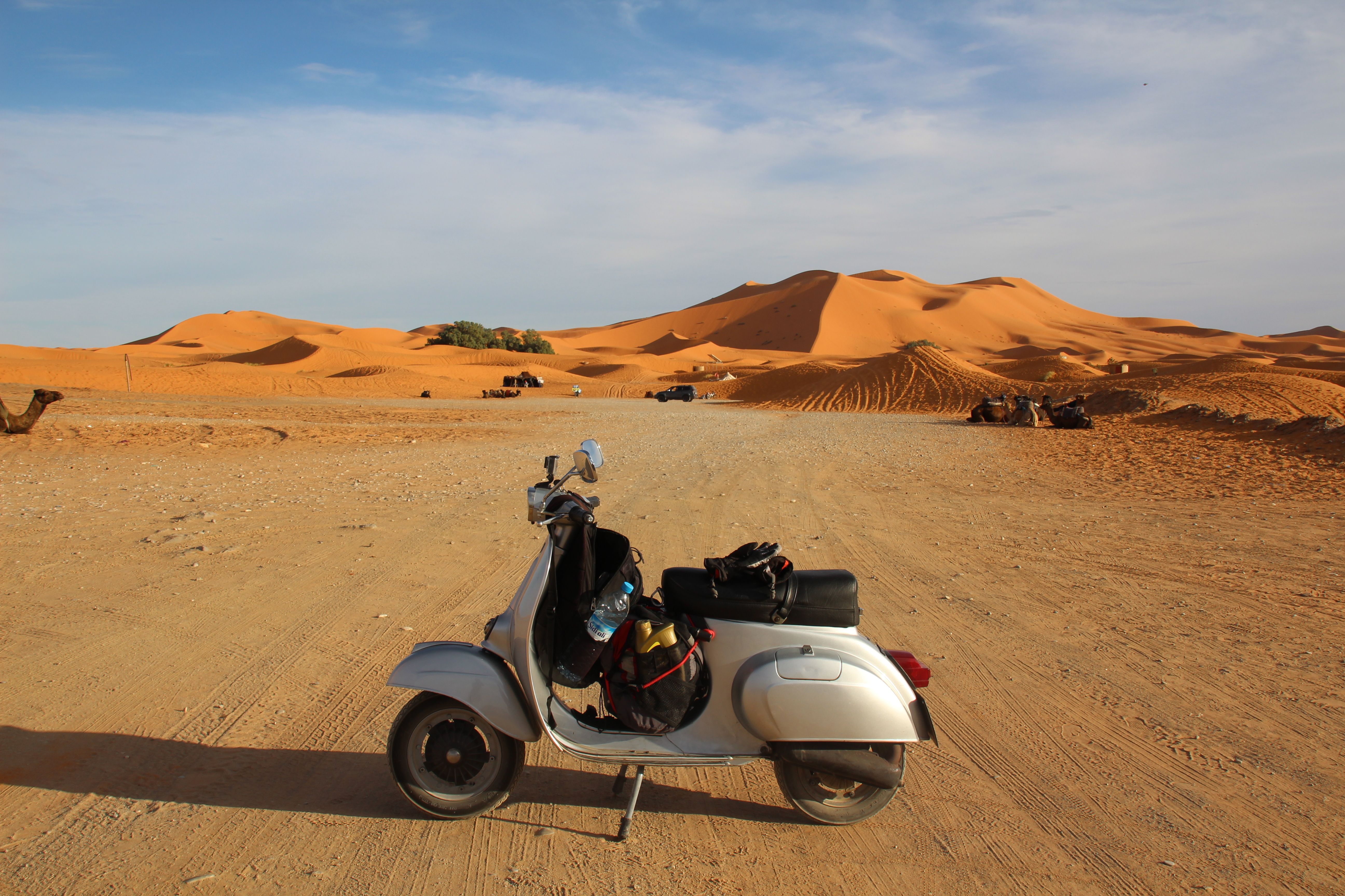 Por el Atlas en Vespa.