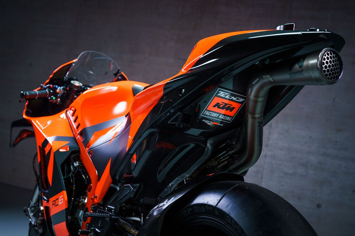 374244 KTM RC16 Tech3 KTM Factory Racing MotoGP Team Presentation 2021  35 