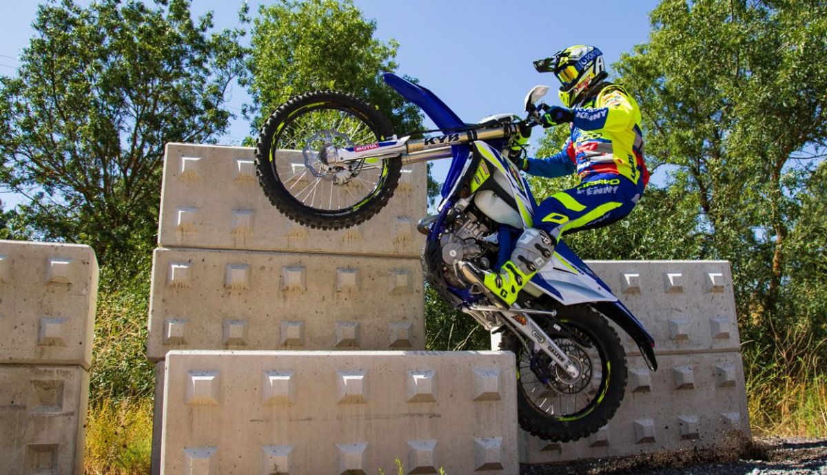 Probamos la enduro más popular de Sherco con Lorenzo Santolino Probamos la enduro más popular de Sherco con Lorenzo Santolino