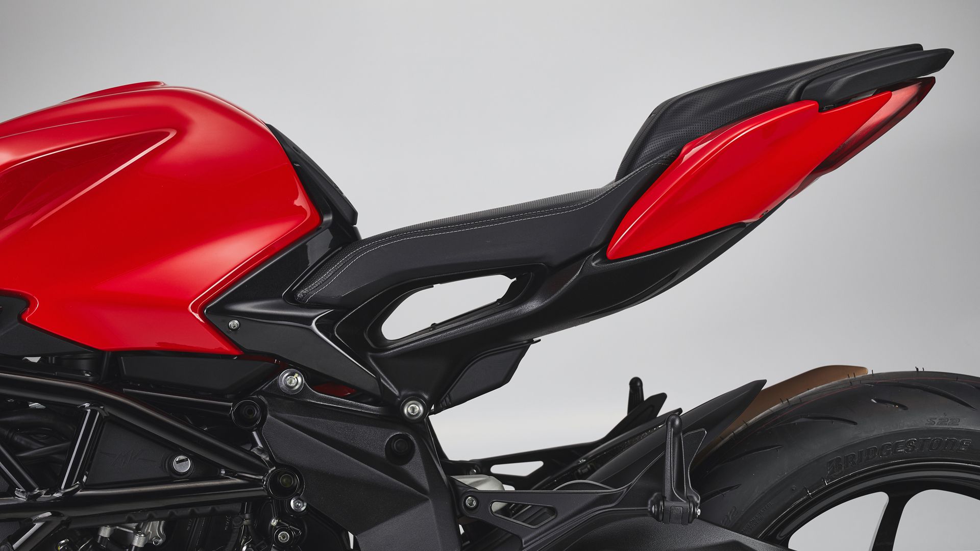 MV Agusta Brutale Rosso 2021 12