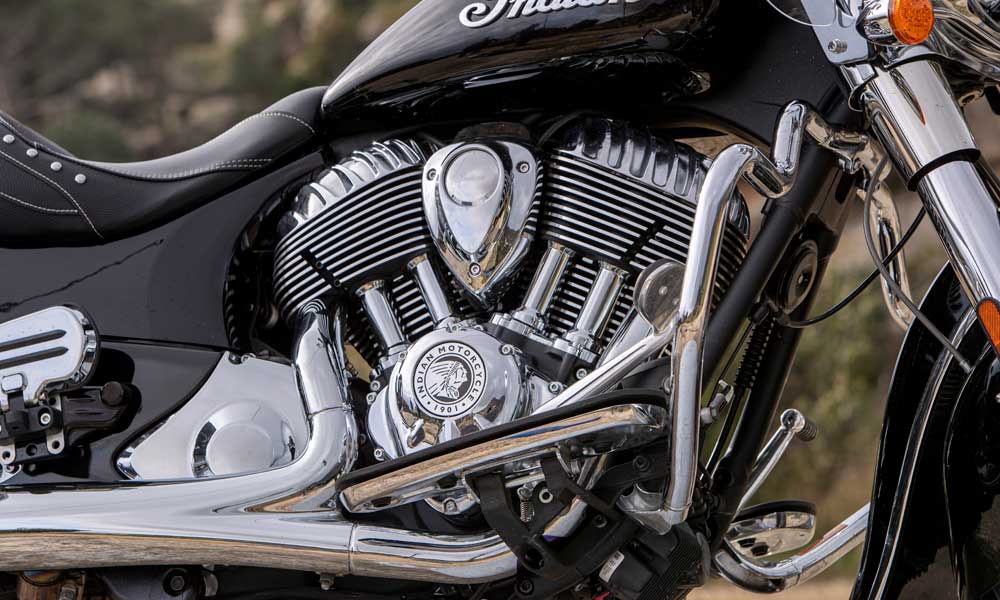 Indian Springfield: El motor es el más potente de los tres, y también el único que dispone de un sistema de distribución con los árboles de levas en las culatas, lo que se une a un mayor régimen de giro.