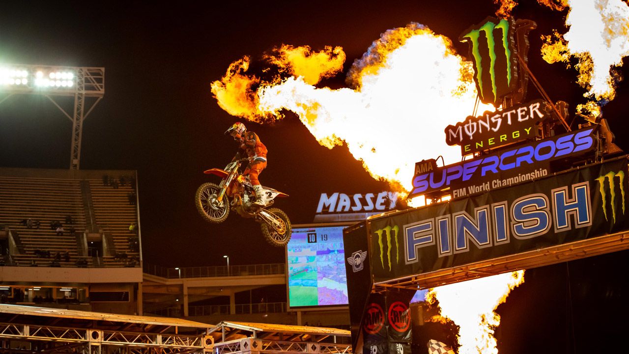 Segundo triunfo consecutivo de Cooper Webb en el SX de Orlando