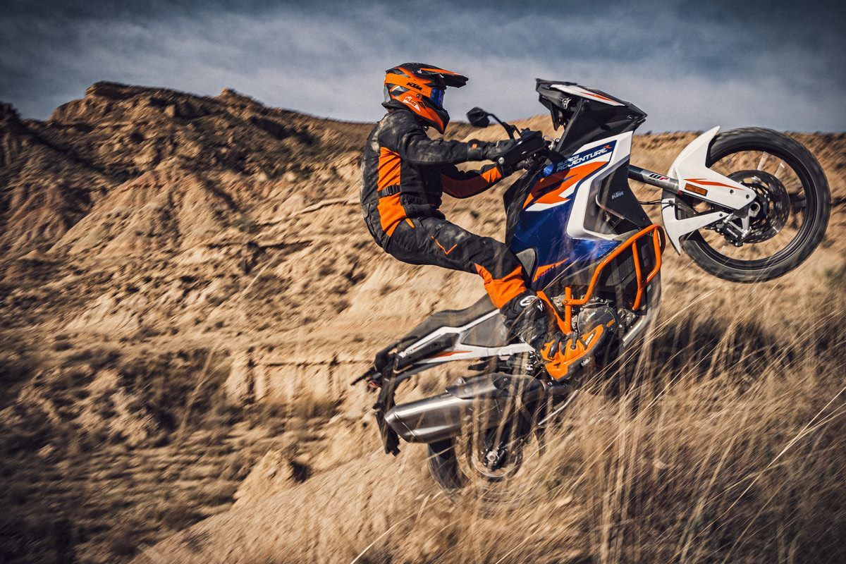 KTM 1290 SUPER ADVENTURE R acción 3
