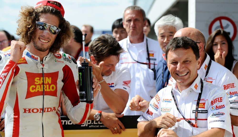 Marco Simoncelli devolvió al equipo de Fausto Gresini al podio de MotoGP Marco Simoncelli devolvió al equipo de Fausto Gresini al podio de MotoGP