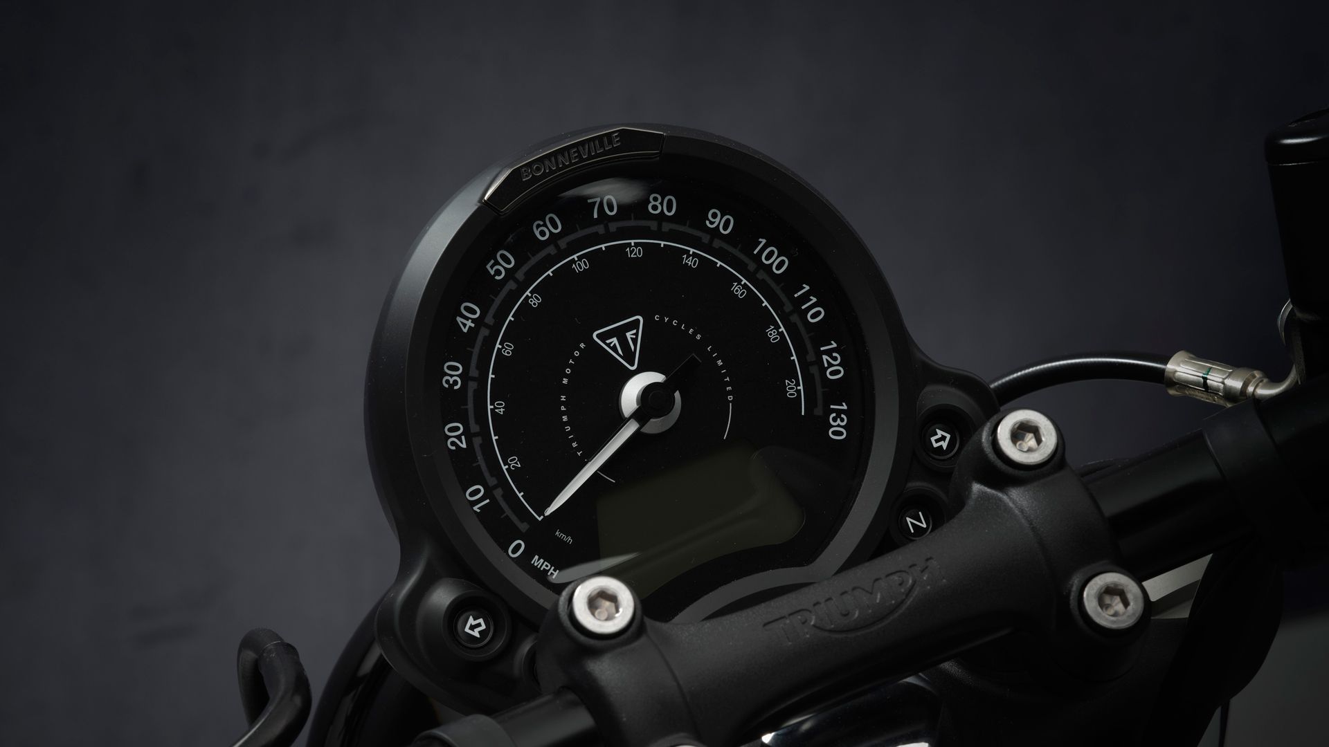 Triumph Bonneville Bobber 2021 05