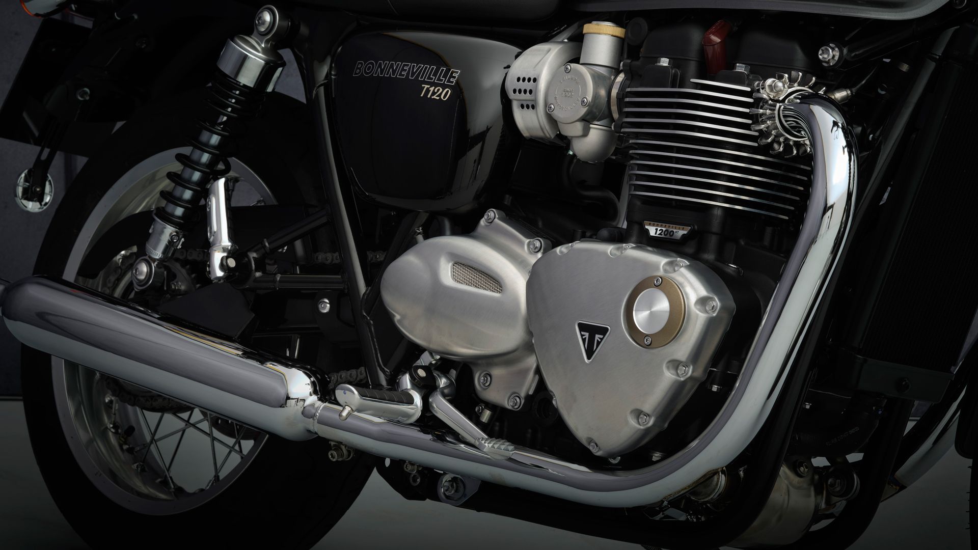 Triumph Bonneville T120 2021 08