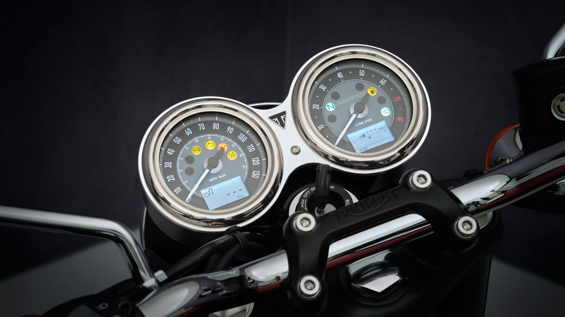 Triumph Bonneville T120 2021 09