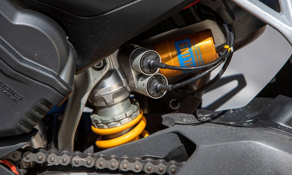 Las suspensiones de la Ducati Streetfighter tienen regulación electrónica