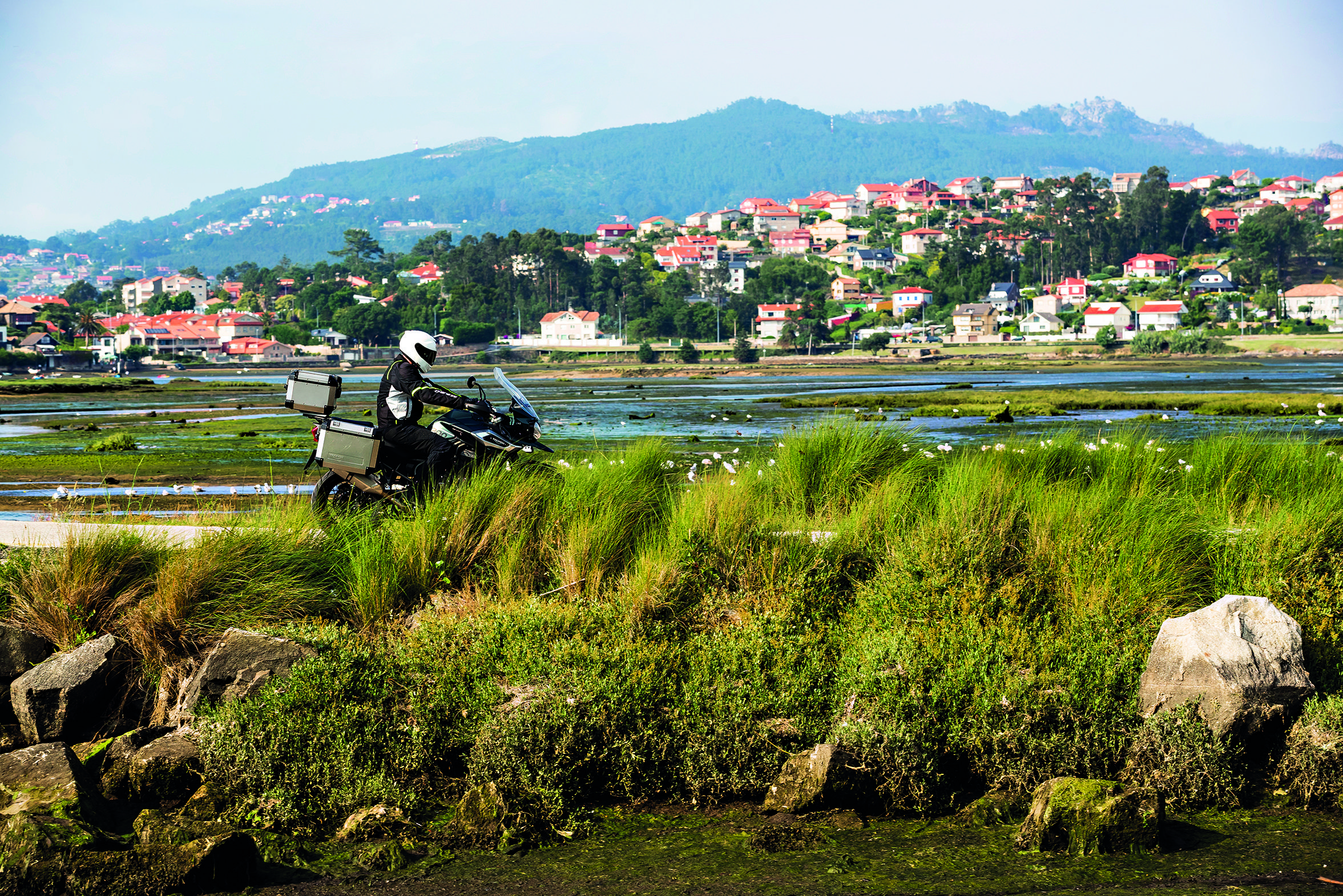 En moto por las Rías Baixas.