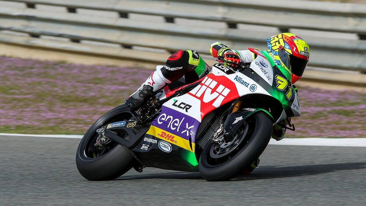Miquel Pons durante los primeros test de MotoE 2021 en Jerez.