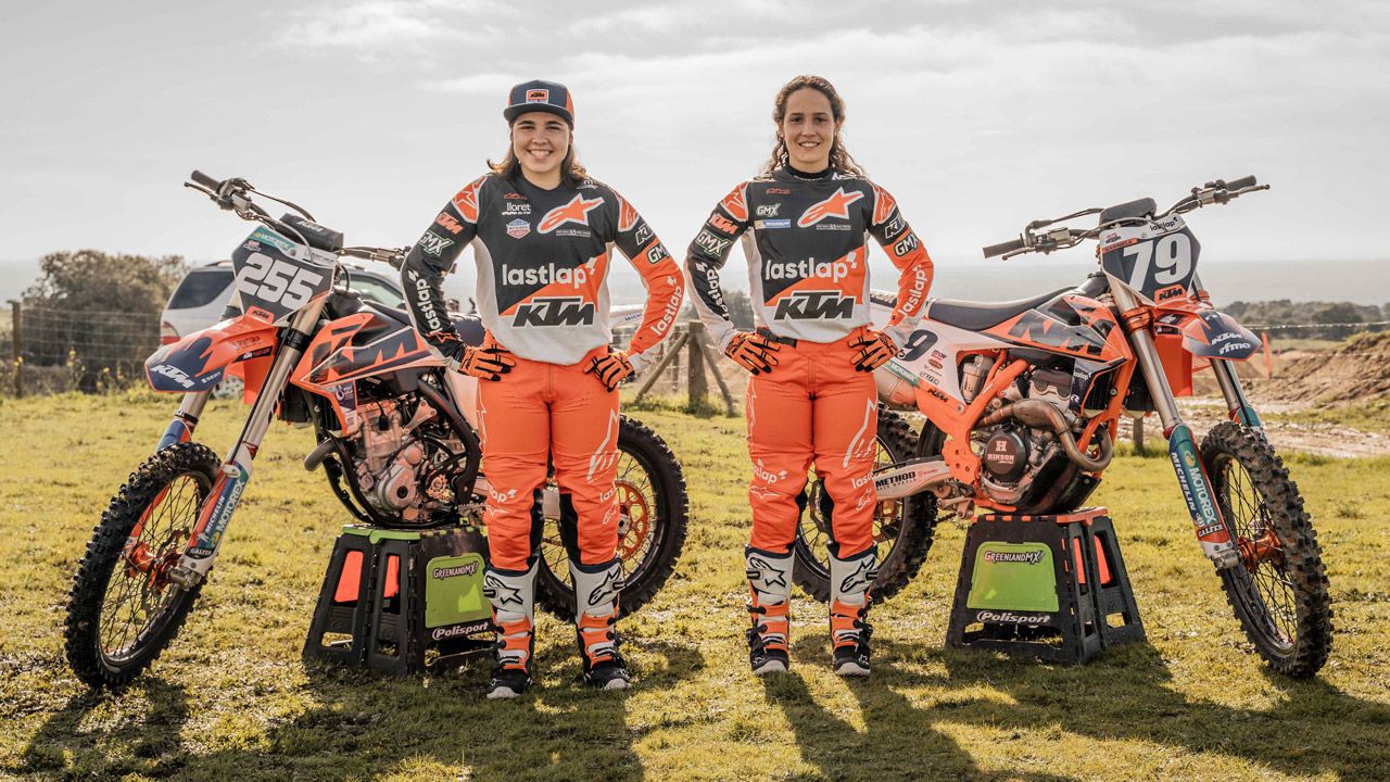 Dos mujeres rompen barreras en Campeonato de España de Motocross