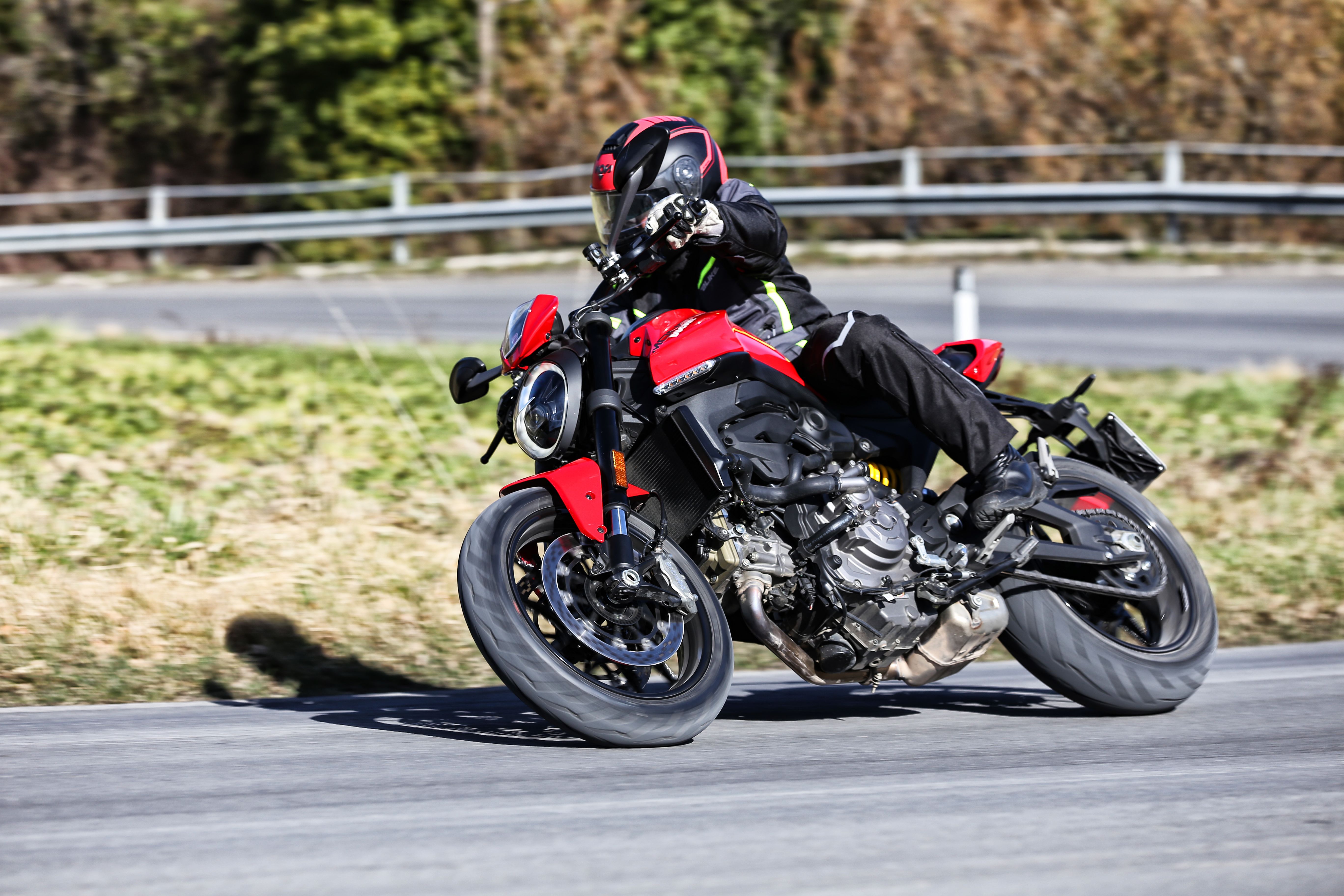 Ducati Monster 2021 (2)