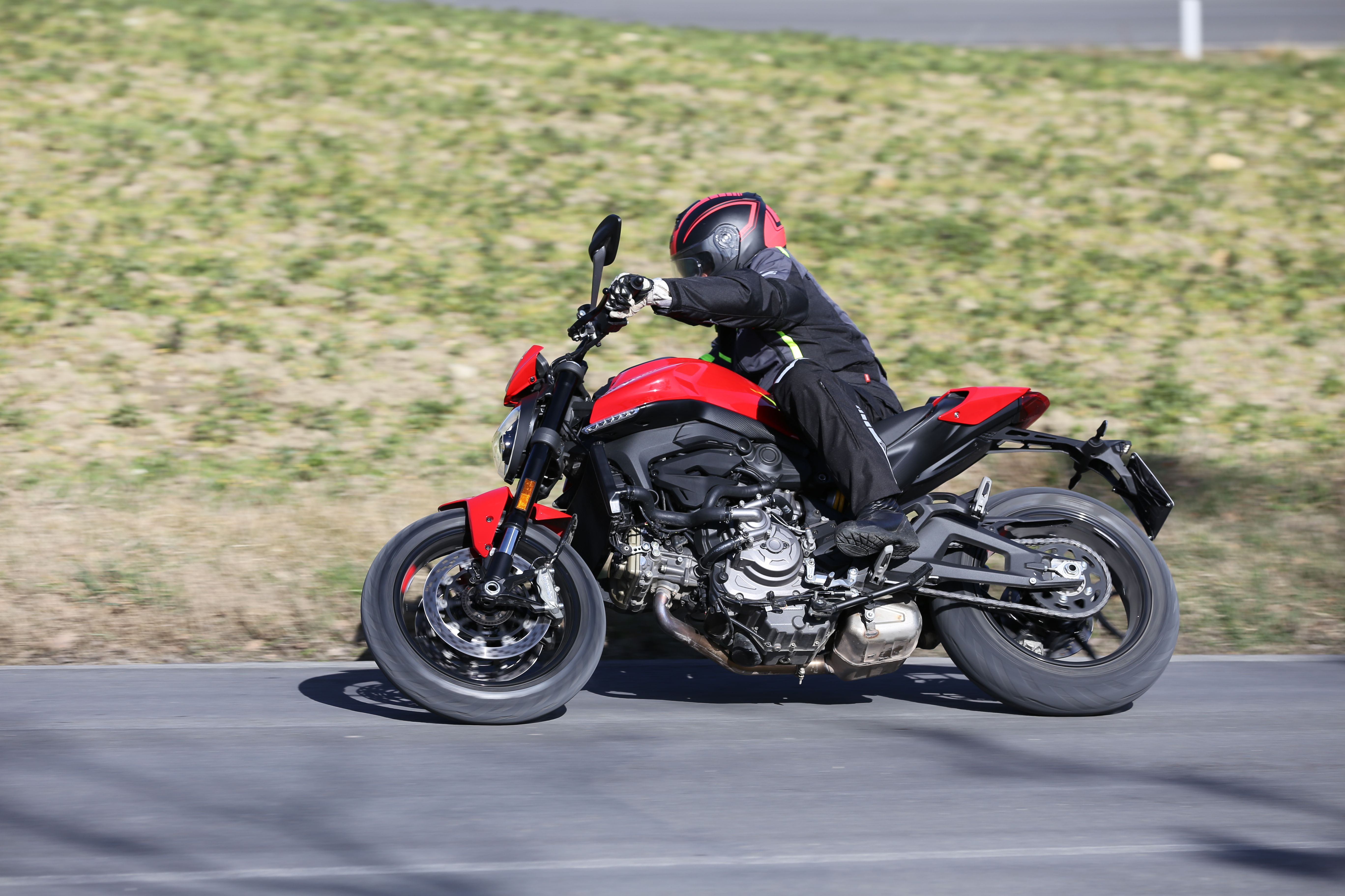 Ducati Monster 2021 (5)