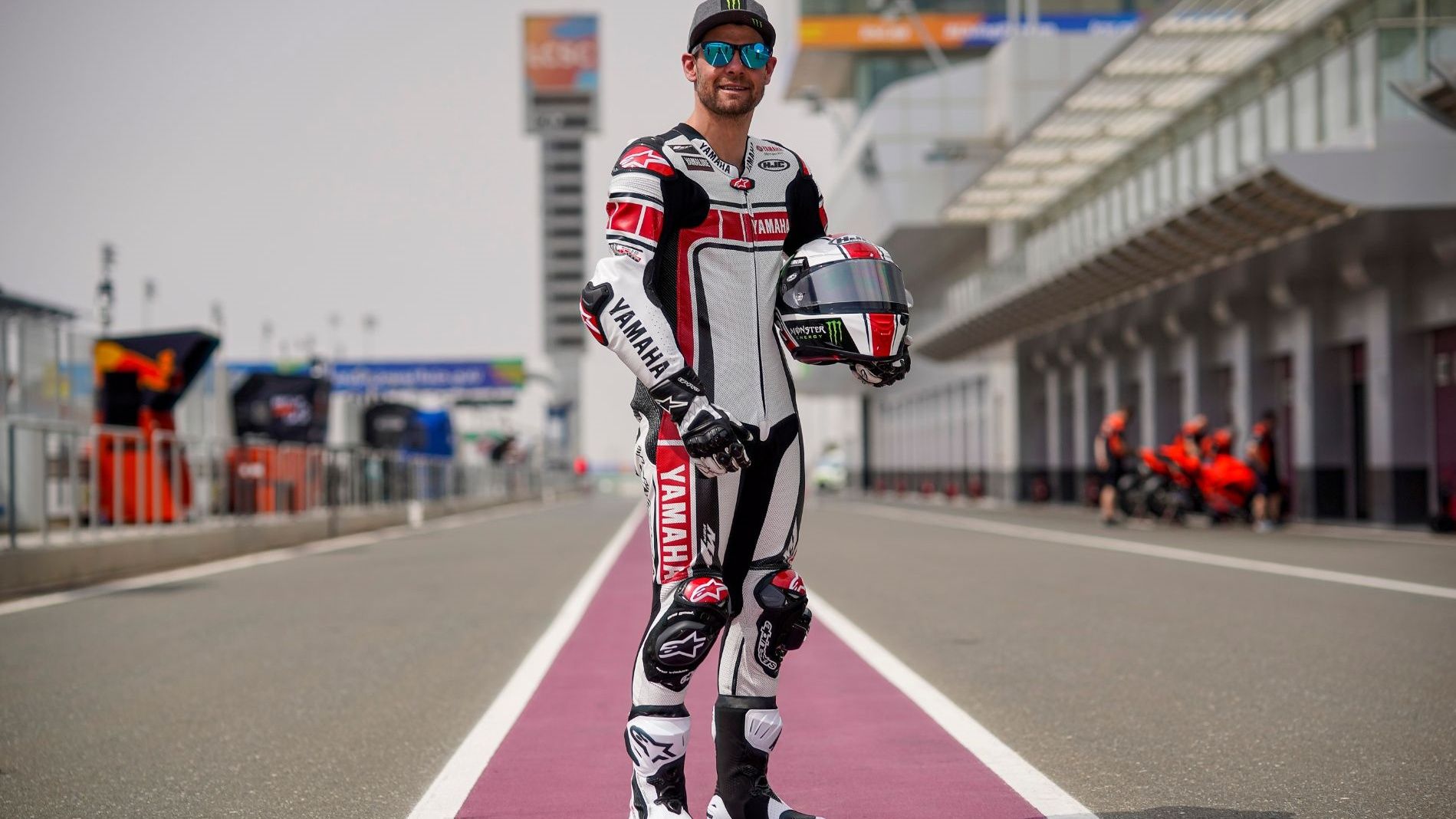 Yamaha YZR M1 edición 60 aniversario Cal Crutchlow 9