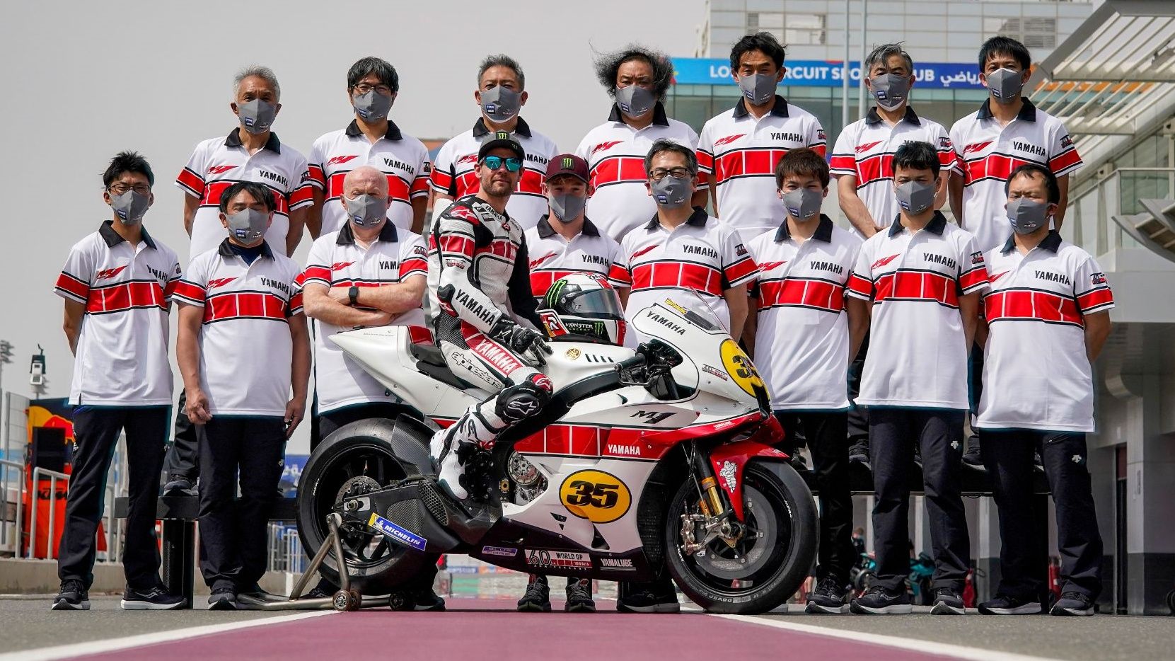 Yamaha YZR M1 edición 60 aniversario Cal Crutchlow 14