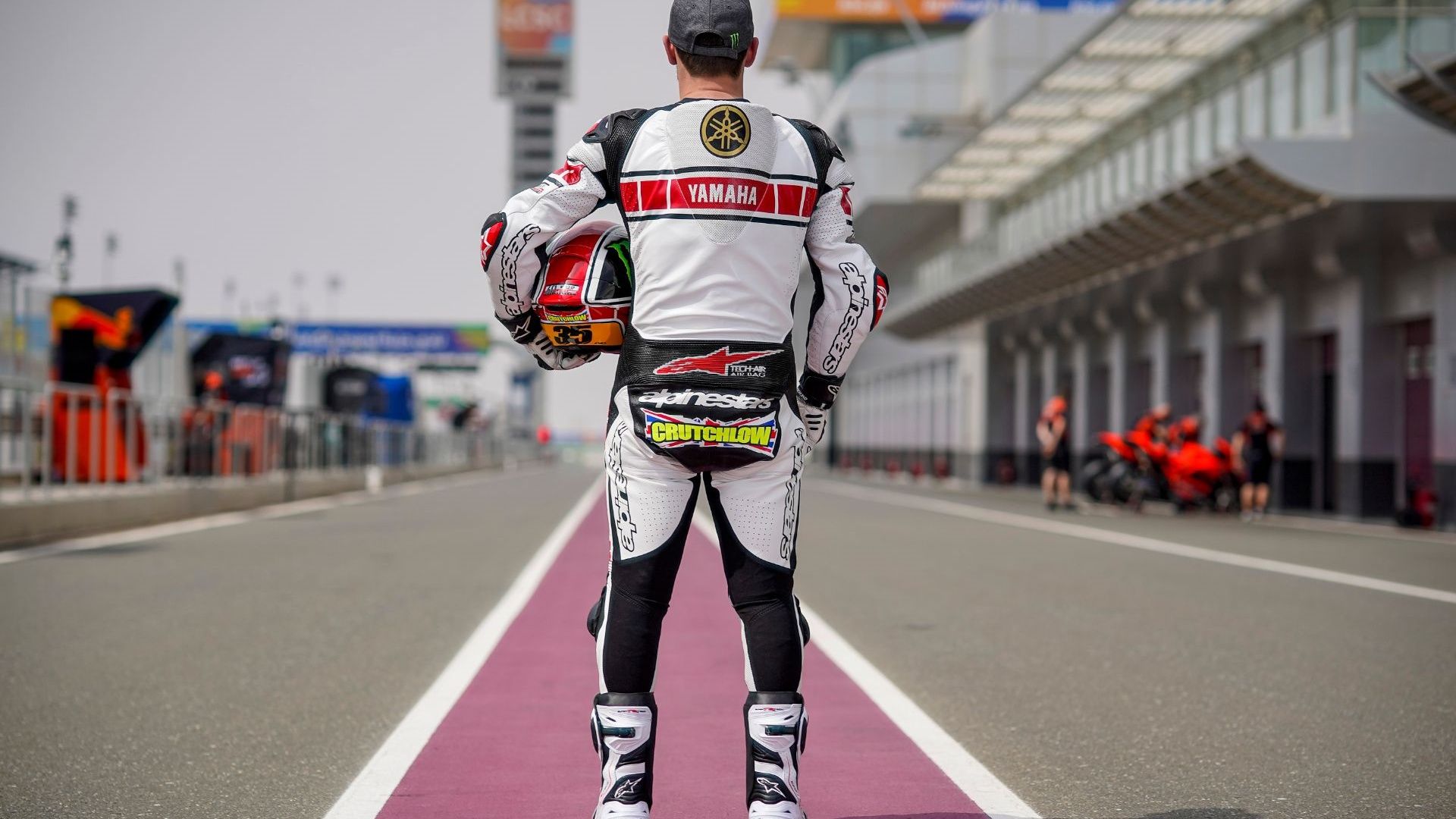 Yamaha YZR M1 edición 60 aniversario Cal Crutchlow 16