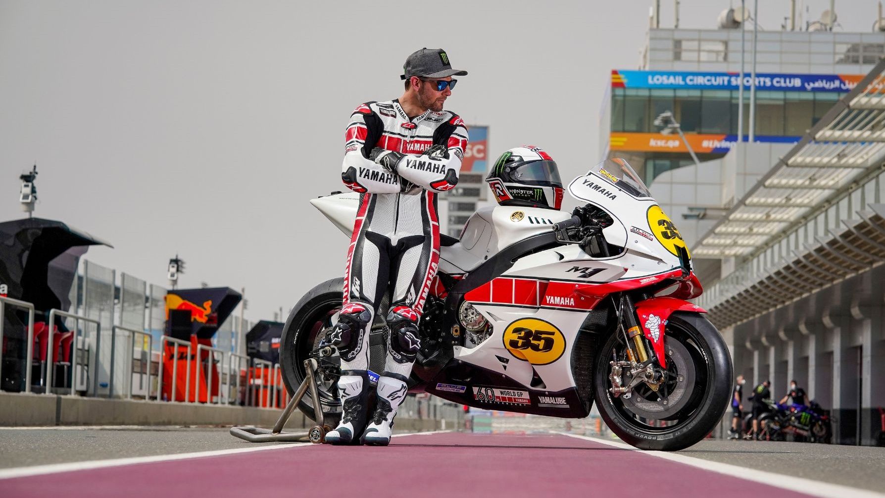 Yamaha YZR M1 edición 60 aniversario Cal Crutchlow 24