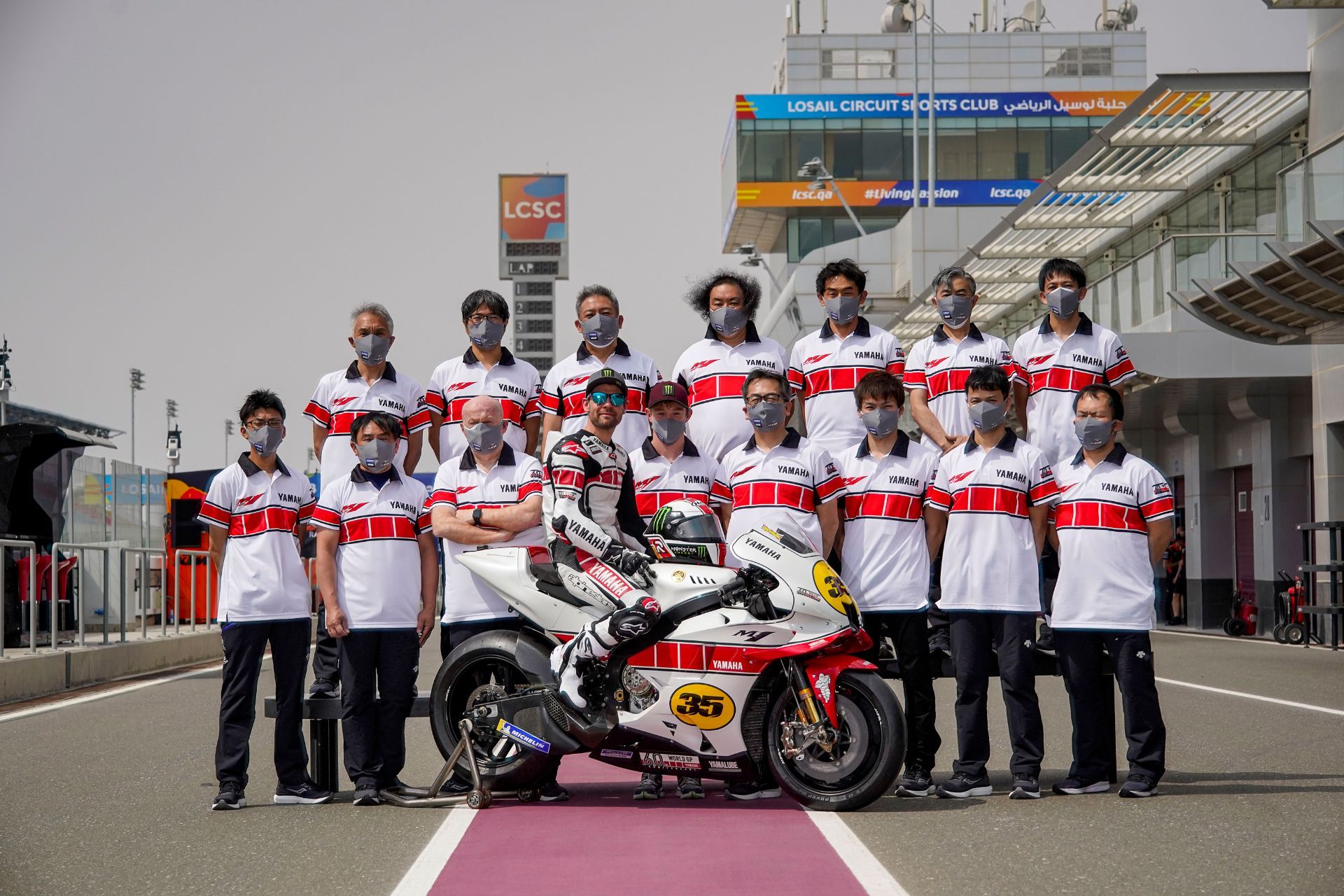 Yamaha YZR M1 edición 60 aniversario Cal Crutchlow 25